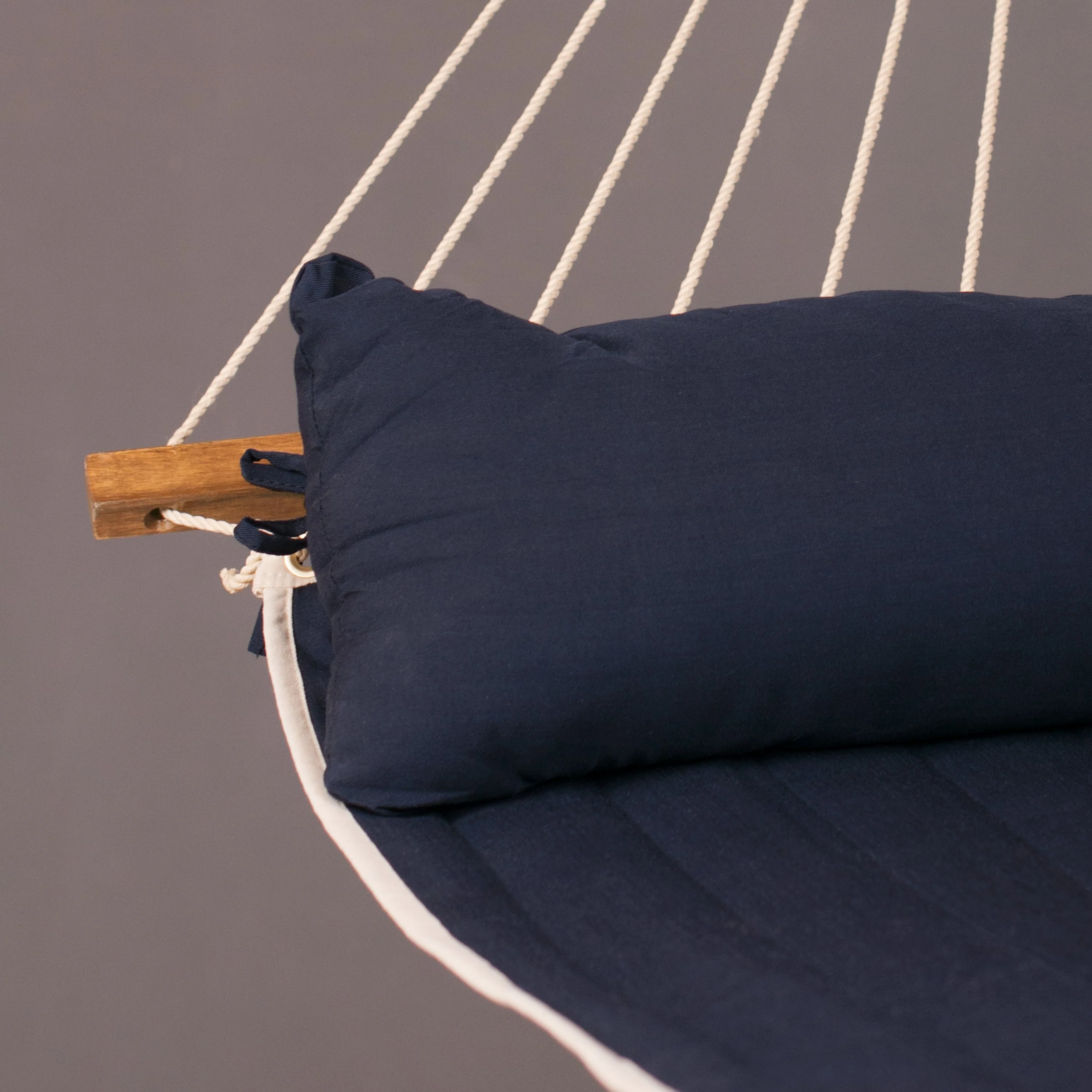 Nautico Cool Grey Outdoor R Padded Navy Blue - Padded Kingsize Spreader Bar Hammock with Powder Coated Steel Stand - Image 5