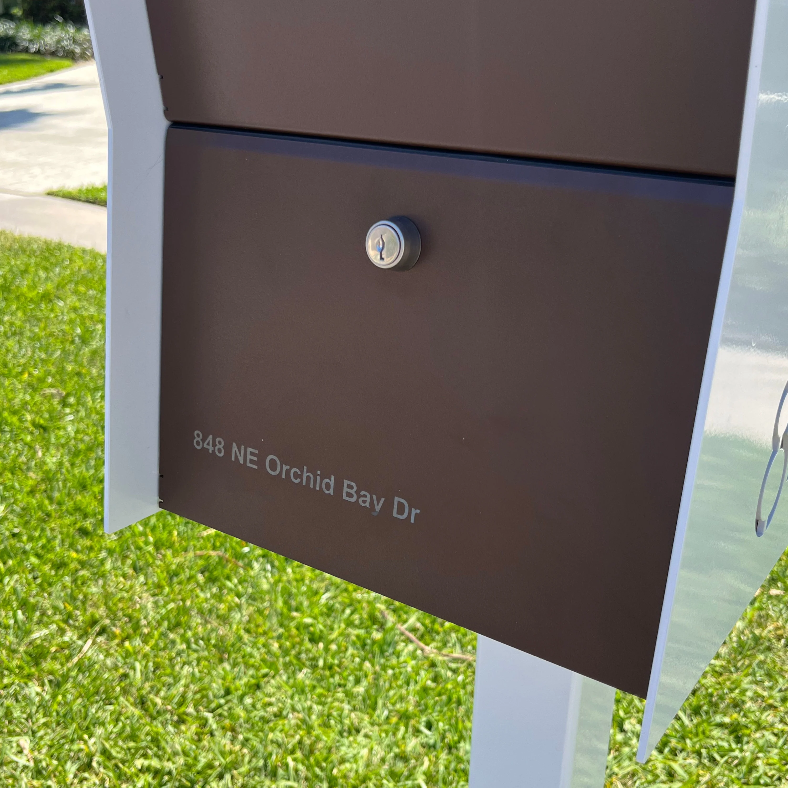 NEW! The Retrobox Locking Package Dropbox in ARCTIC WHITE - Modern Mailbox - Image 18