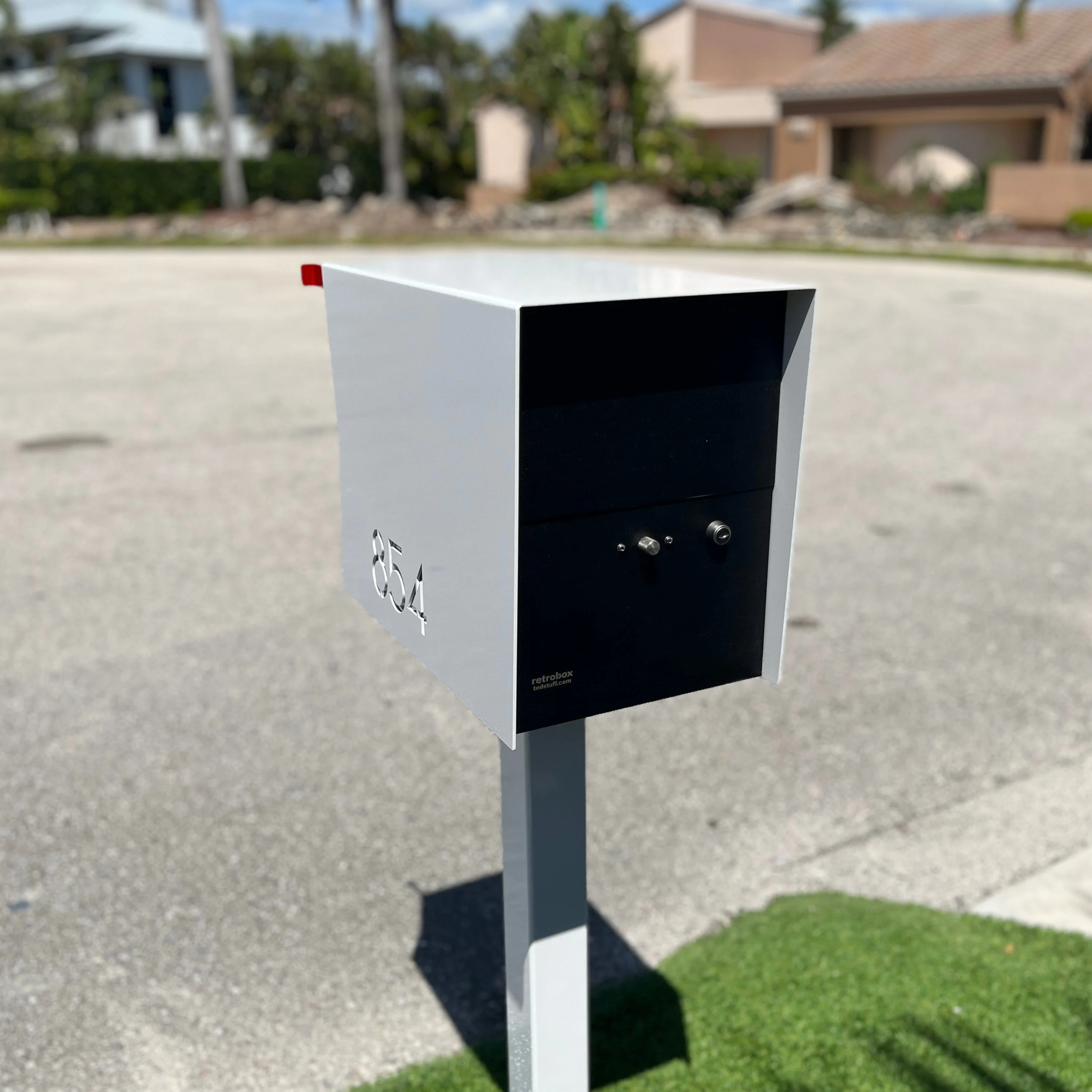 NEW! The Retrobox Locking Package Dropbox in ARCTIC WHITE - Modern Mailbox - Image 19