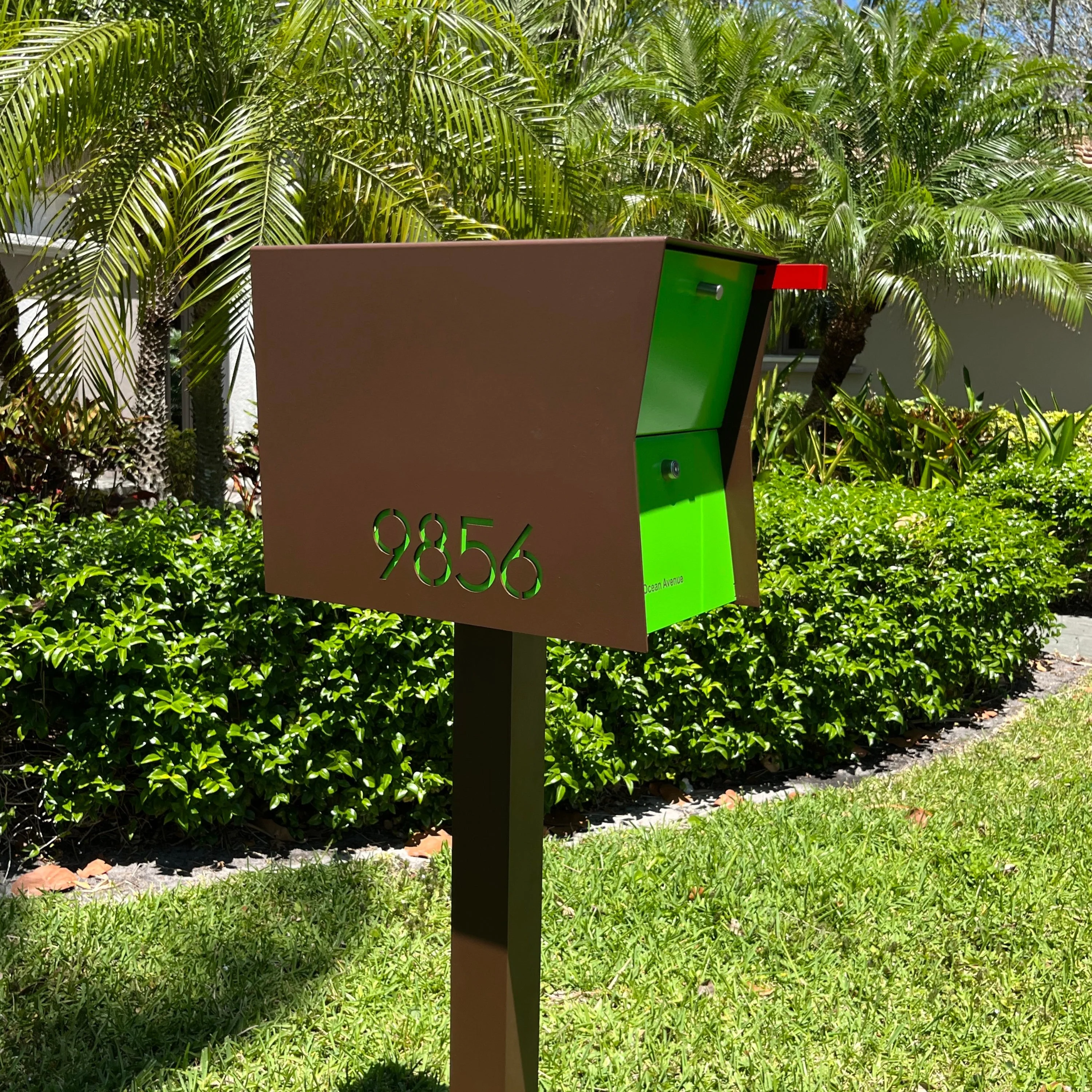 NEW! The Retrobox Locking Package Dropbox in COCONUT - Modern Mailbox - Image 12