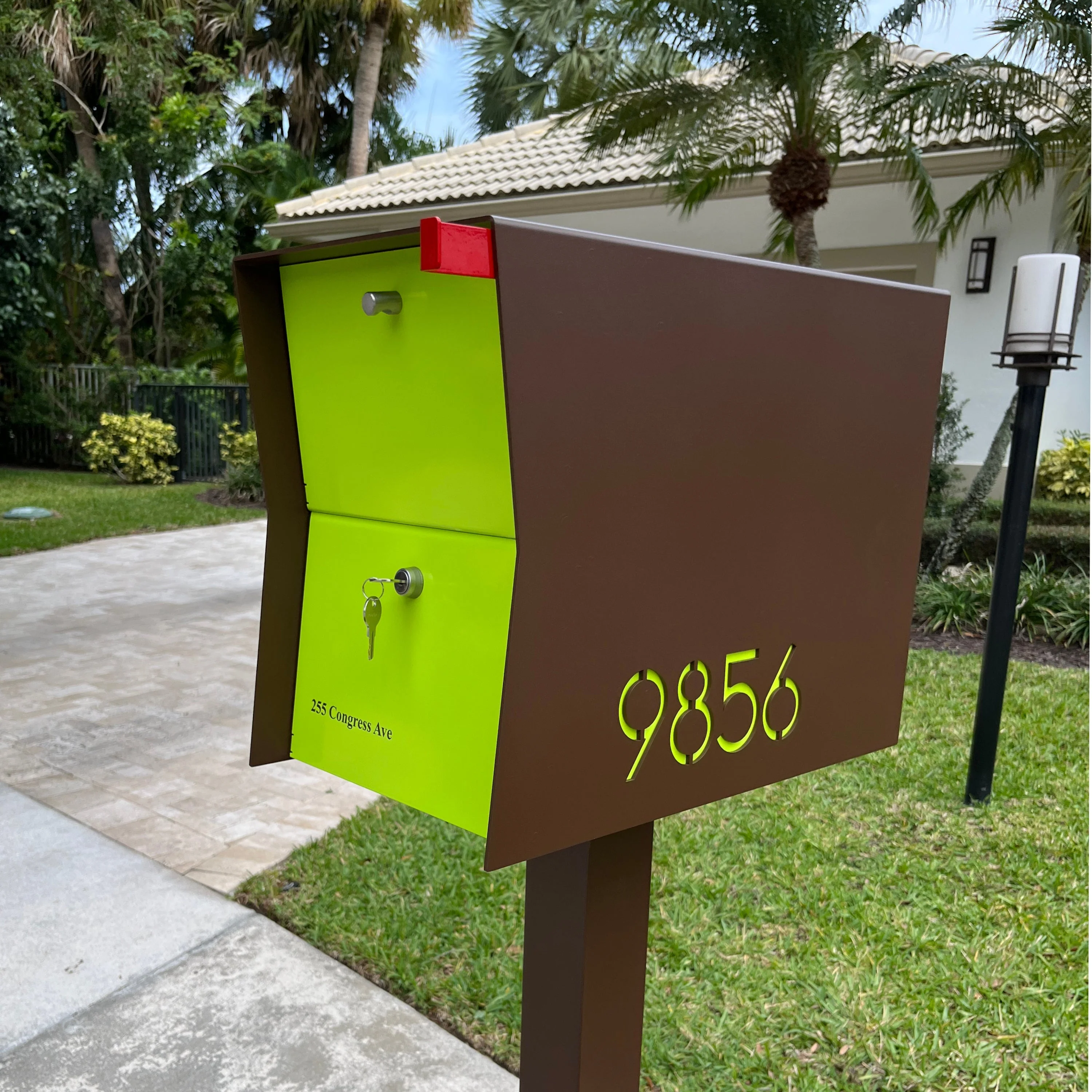 NEW! The Retrobox Locking Package Dropbox in COCONUT - Modern Mailbox - Image 8