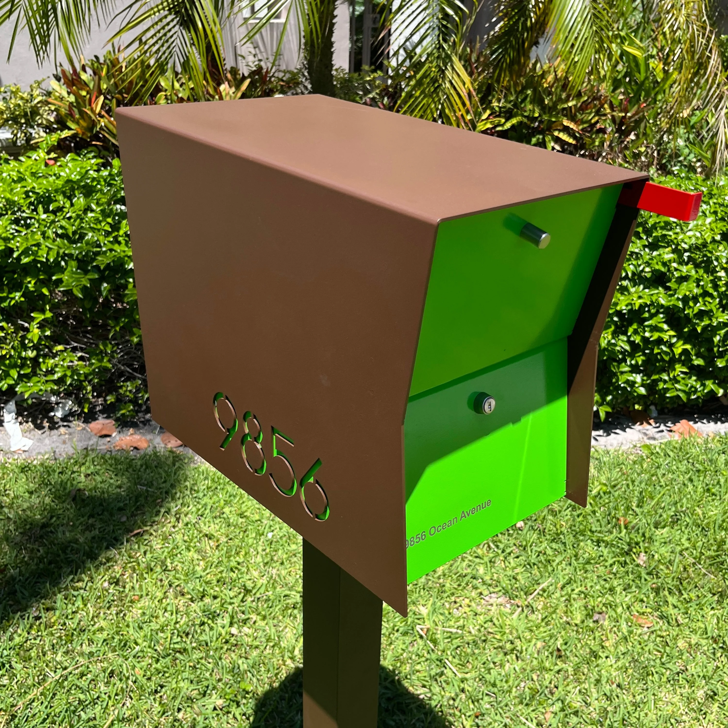NEW! The Retrobox Locking Package Dropbox in COCONUT - Modern Mailbox - Image 9