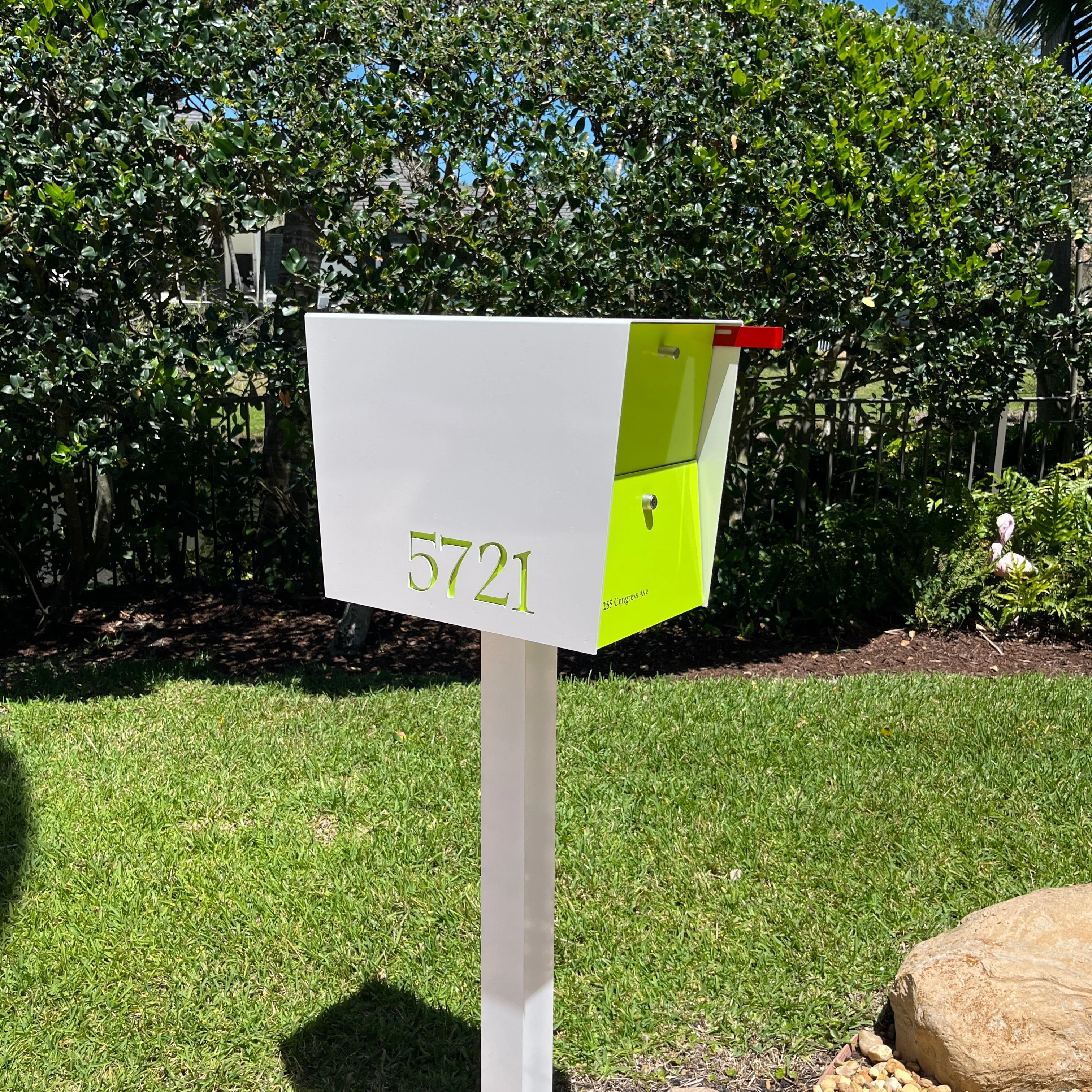 NEW! The UpTown Box Locking Package Dropbox in ARCTIC WHITE - Modern Mailbox - Image 13