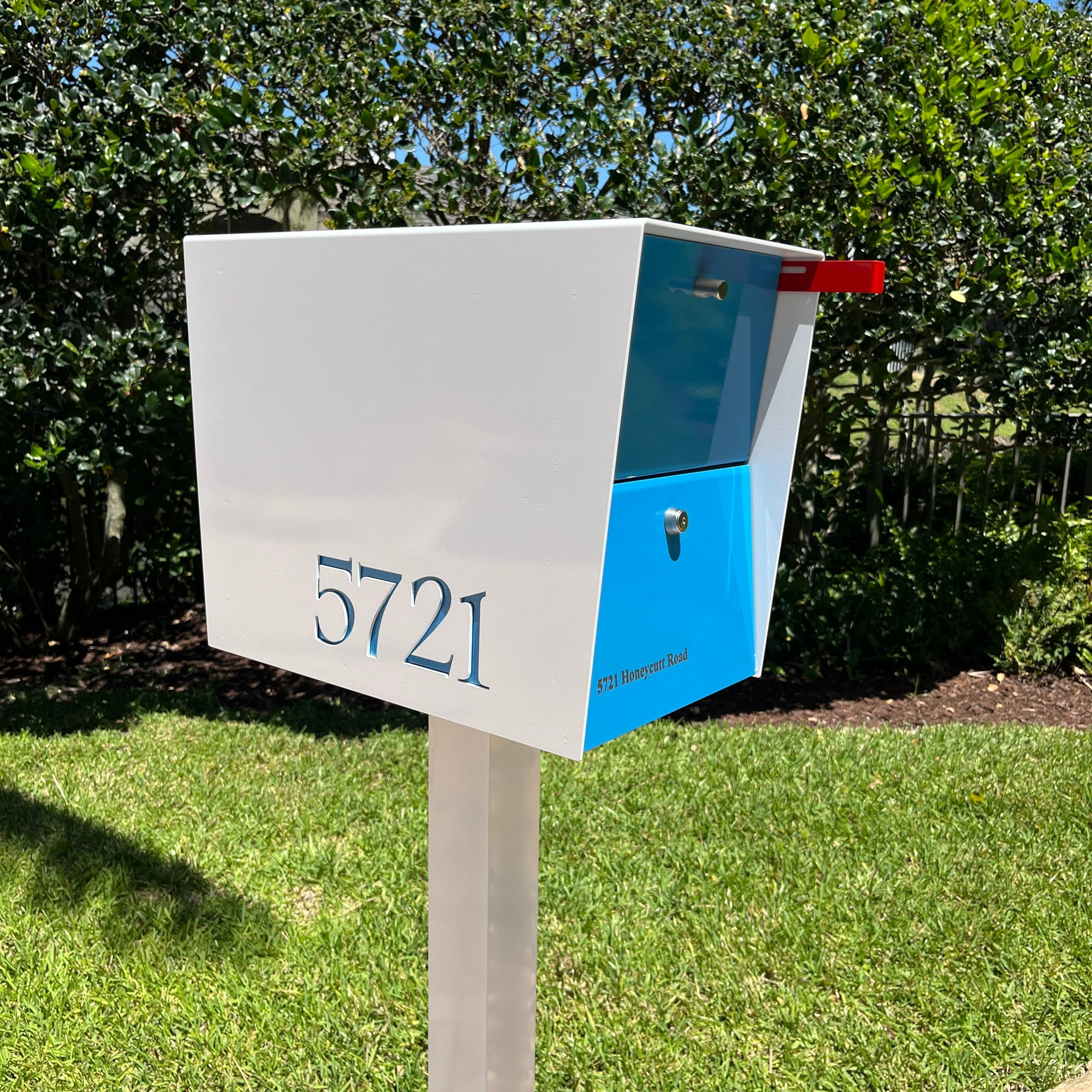 NEW! The UpTown Box Locking Package Dropbox in ARCTIC WHITE - Modern Mailbox - Image 14