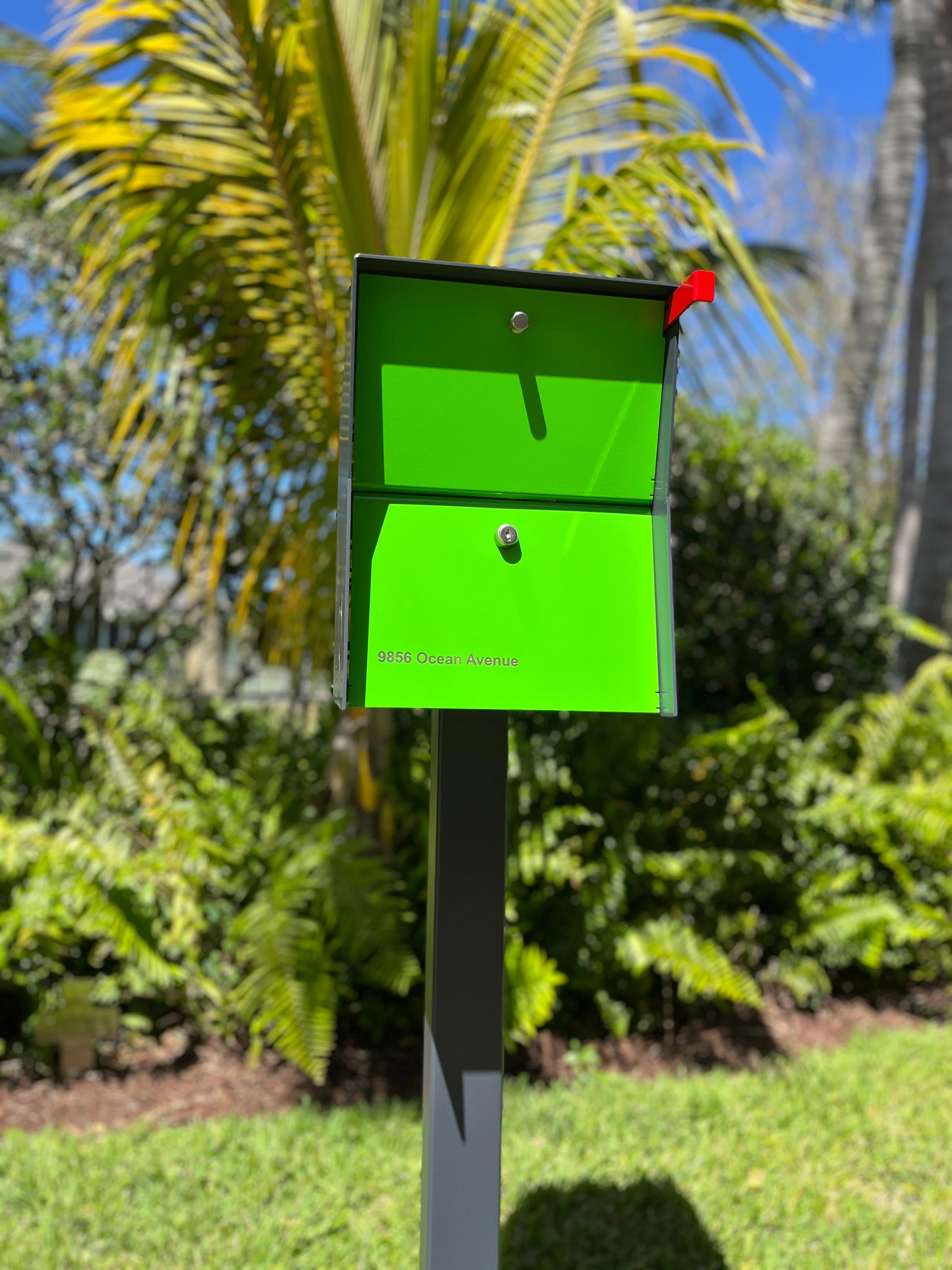 NEW! The UpTown Box Locking Package Dropbox  in COCONUT - Modern Mailbox - Image 12