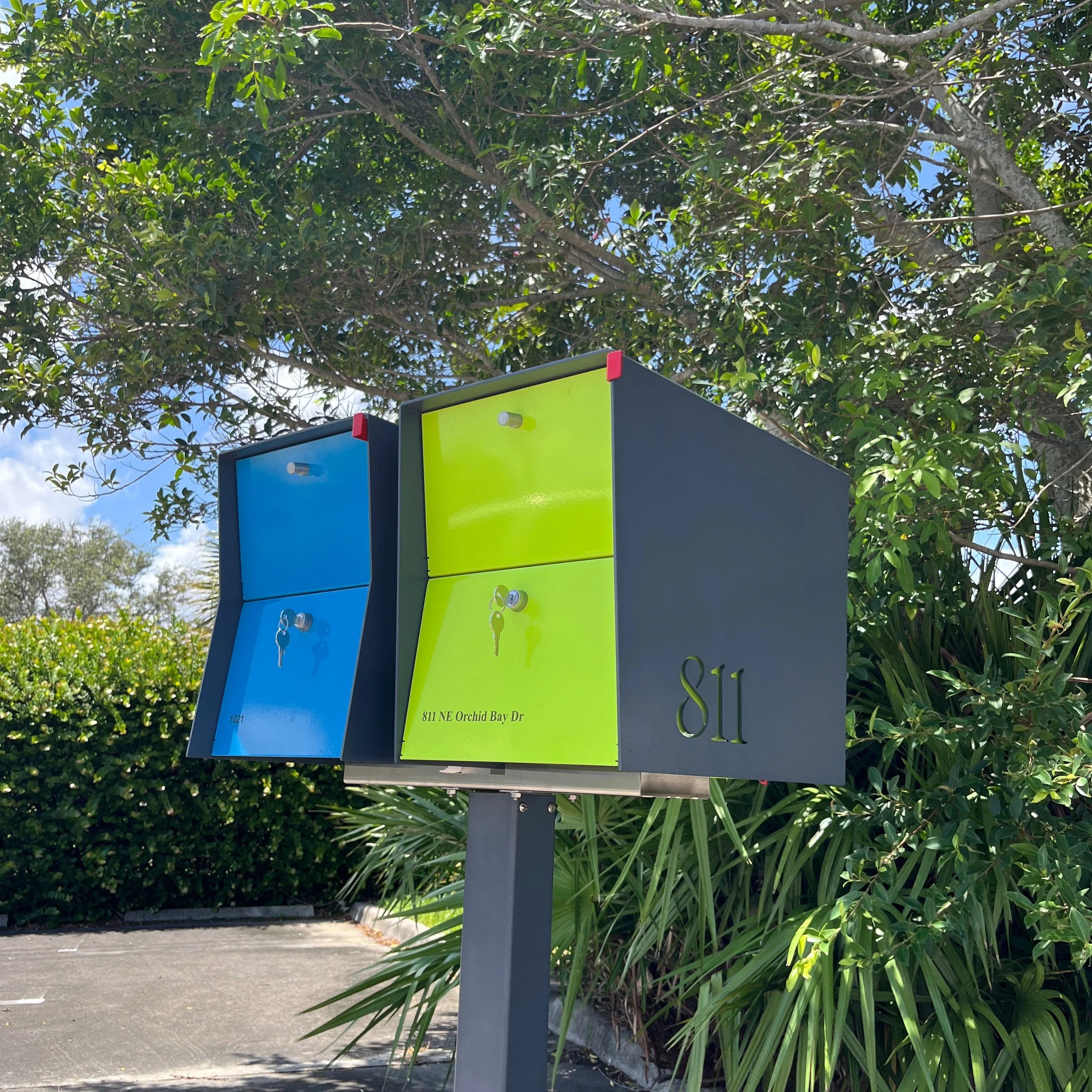 NEW! The UpTown Box Locking Package Dropbox  in COCONUT - Modern Mailbox - Image 14