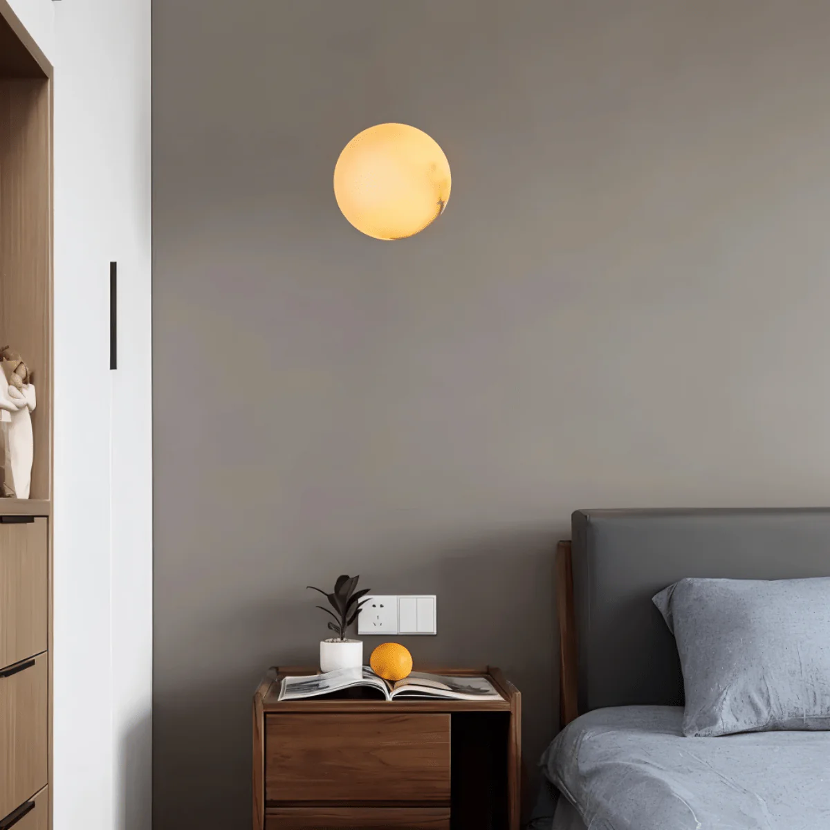 Onyxa Alabaster Wall Lamp - Image 3