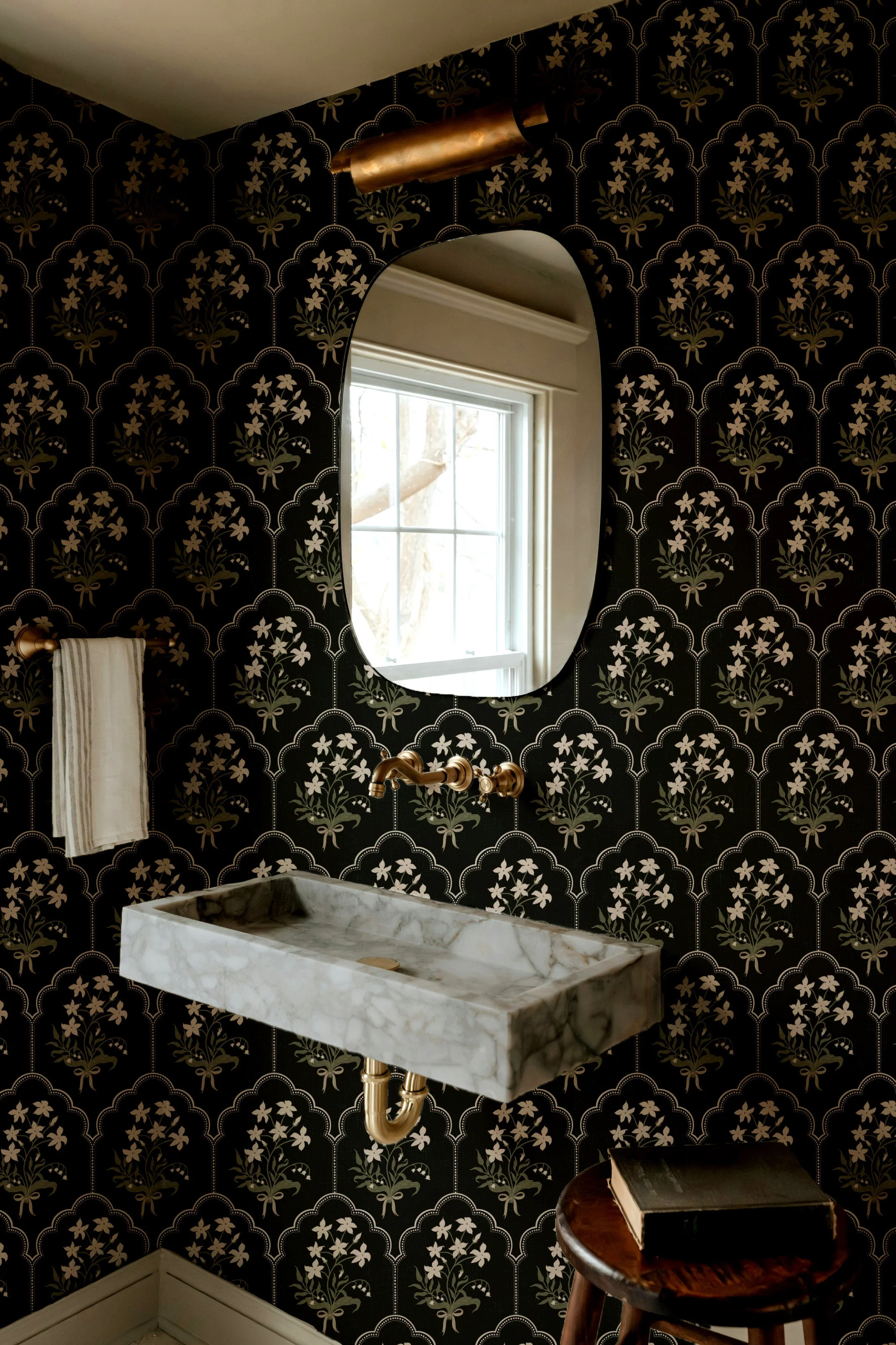 Oren Wallpaper by Brittany Polatis Design - Image 2