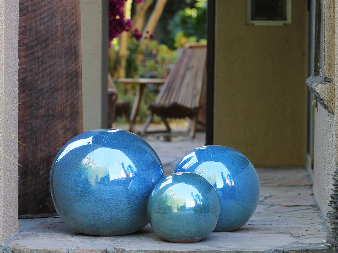 Outdoor Decorative Sphere Glazed 16" By Plantatorem - Image 10