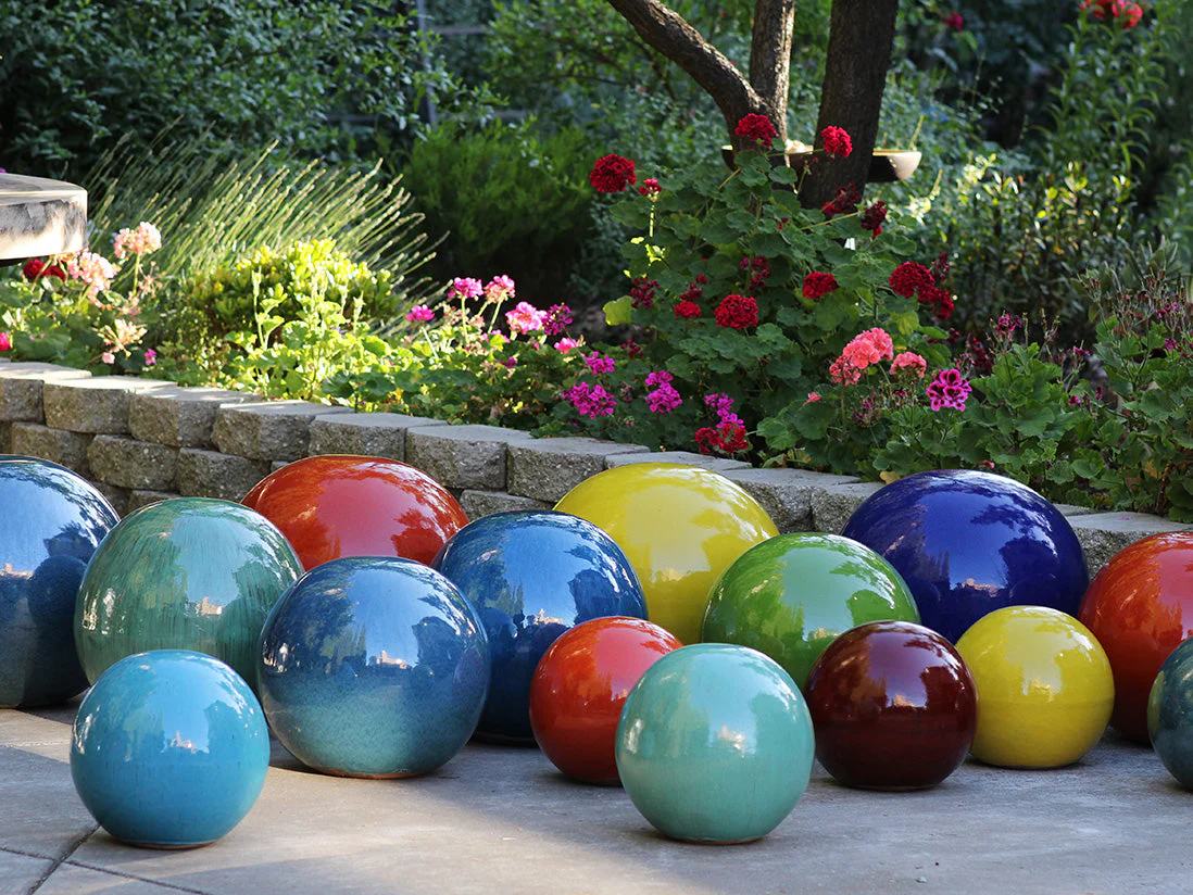 Outdoor Decorative Sphere Glazed 16" By Plantatorem - Image 7