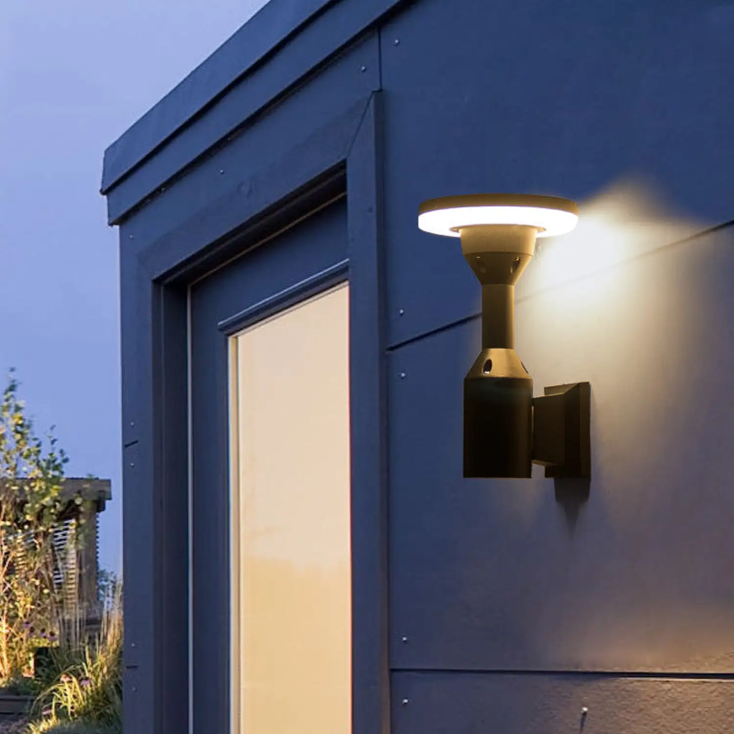 Outdoor LED Wall Lamp with Durable Aluminum Housing Waterproof Design - Image 10