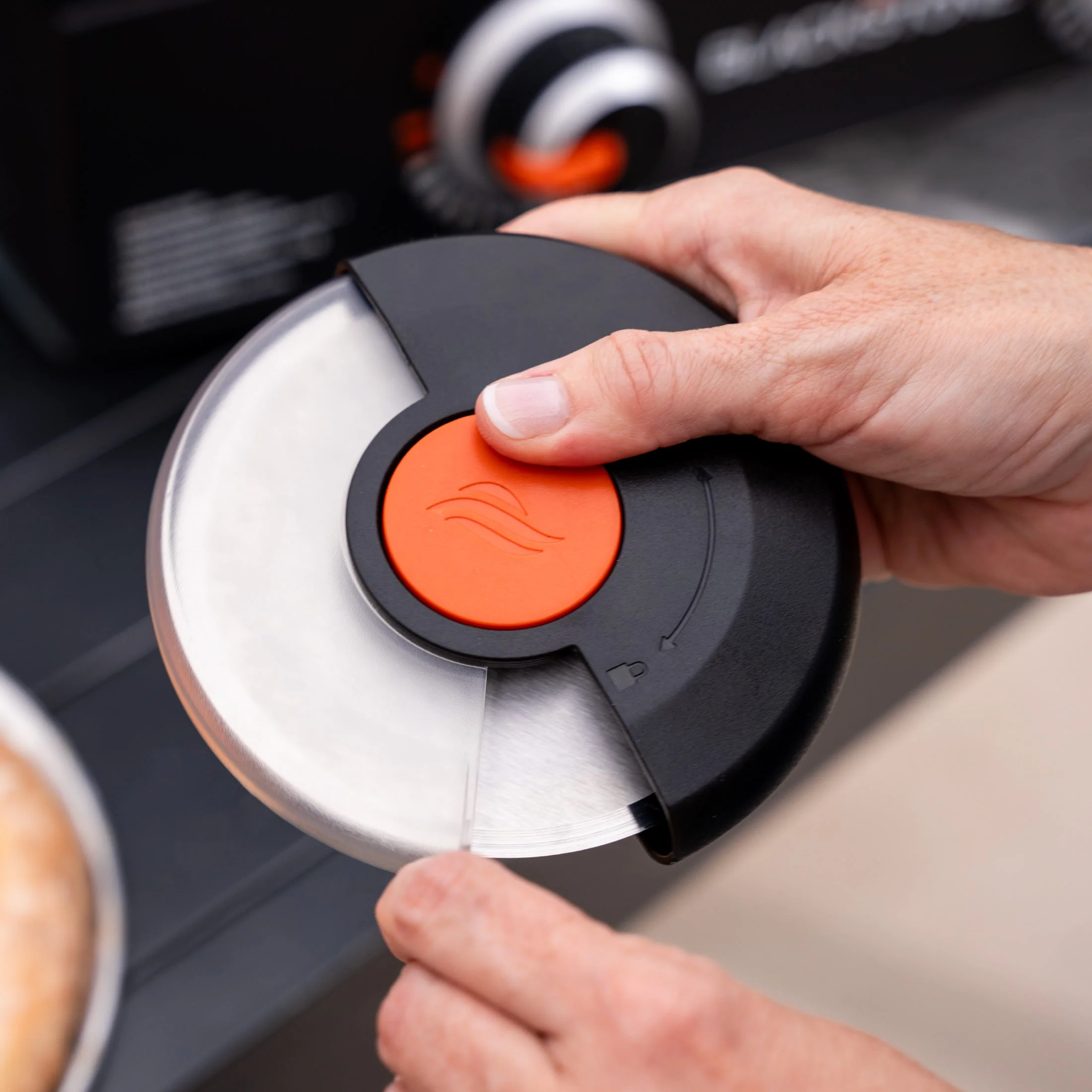 Palm Pizza Cutter - Image 8
