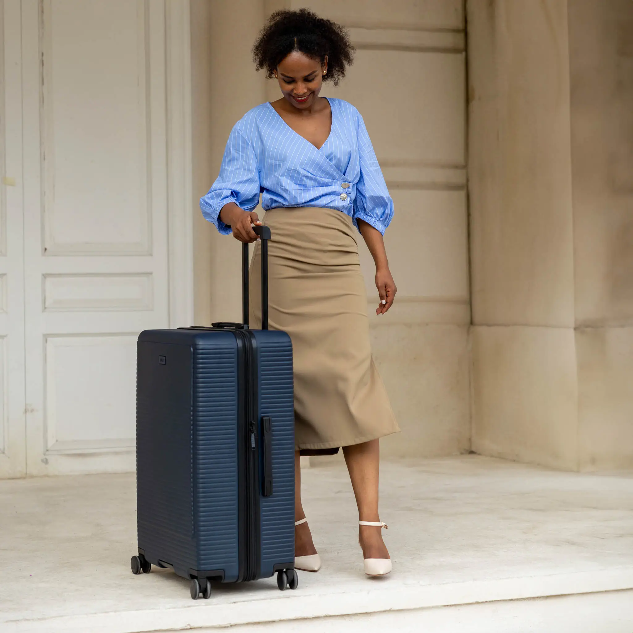 Passage Sleek Luggage Set - Image 14