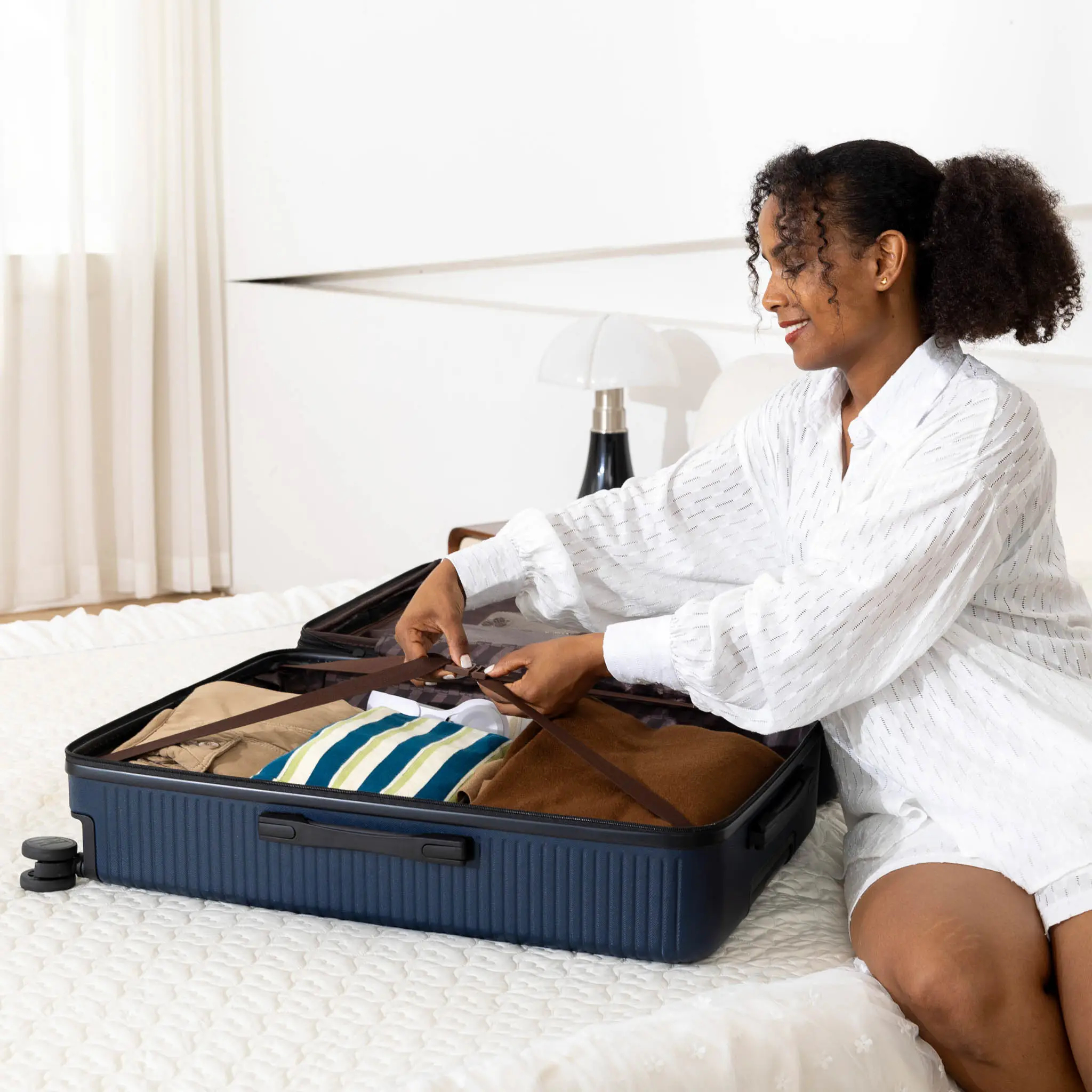 Passage Sleek Luggage Set - Image 9