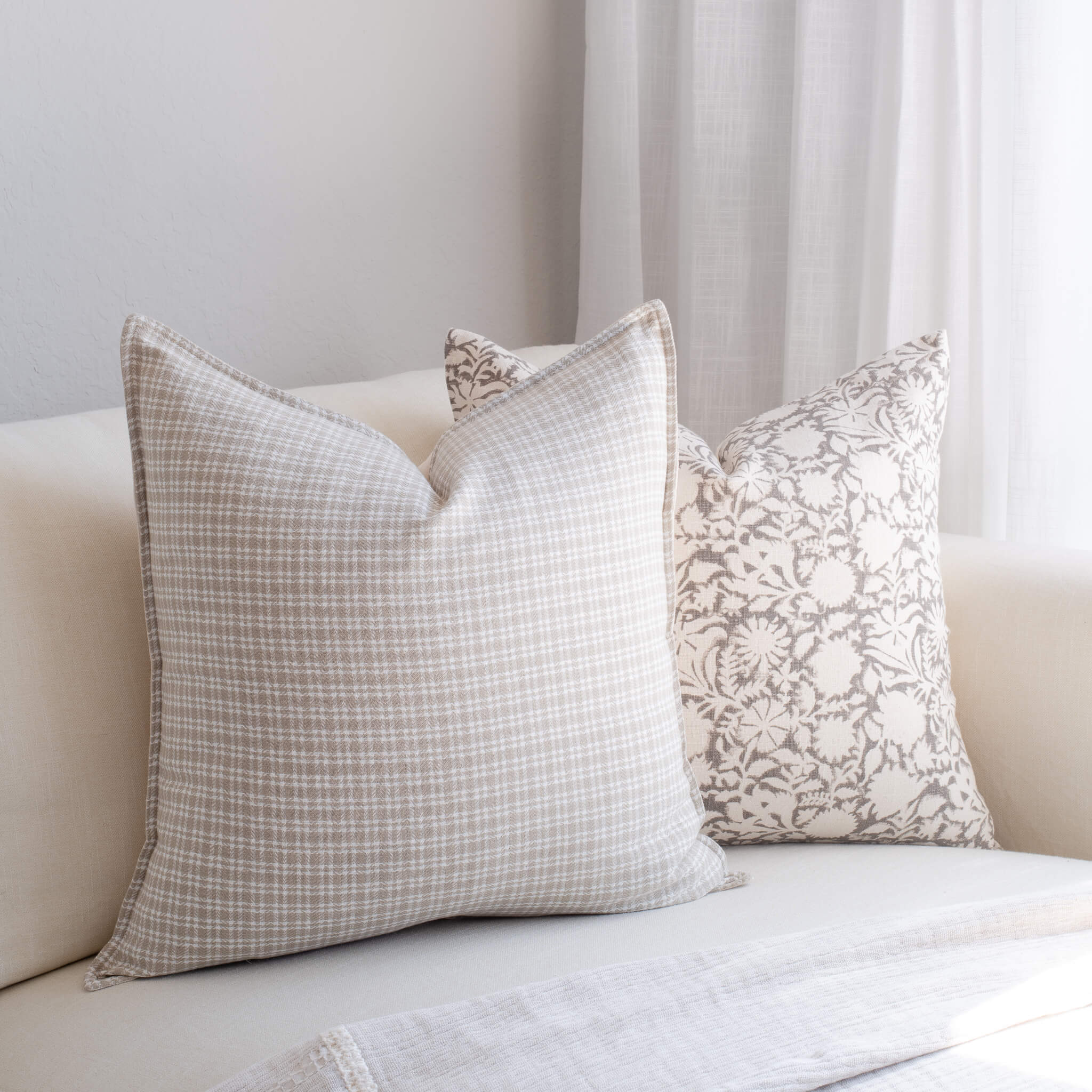 Paz Handwoven Pillow Cover - Image 5