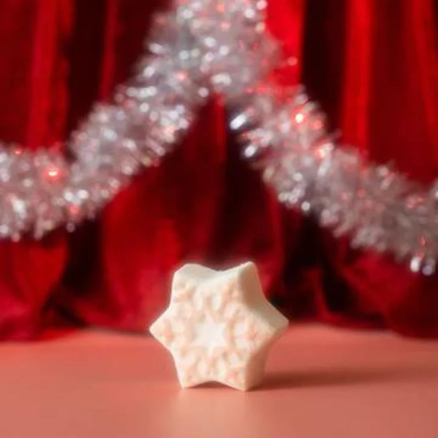 Peppermint Twist Froth Bomb | 5 oz | Pacha Soap Company - Image 2