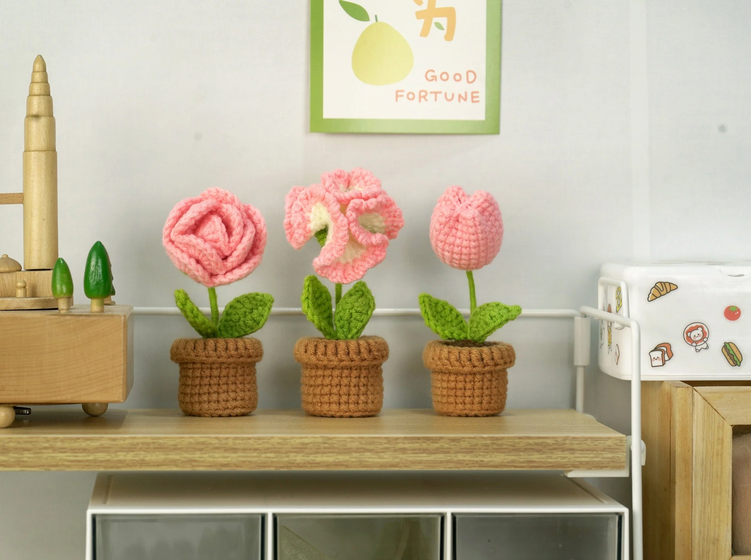 Pink and White Flowers. Potted Flower Amigurumi DIY Crochet Kit Wizardi F07N8-M23 - Image 2