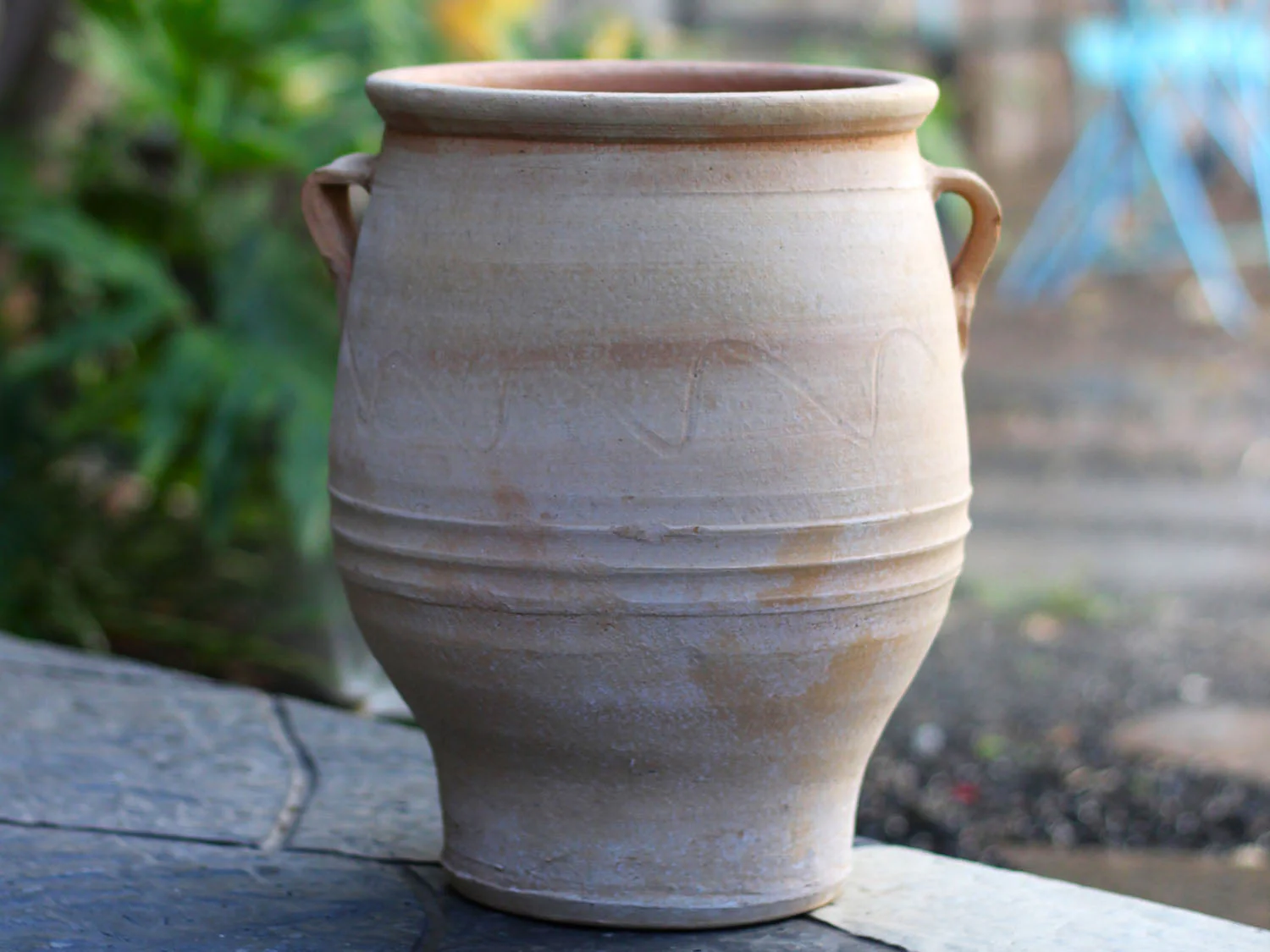 Pitharaki Urn By Plantatorem - Image 2