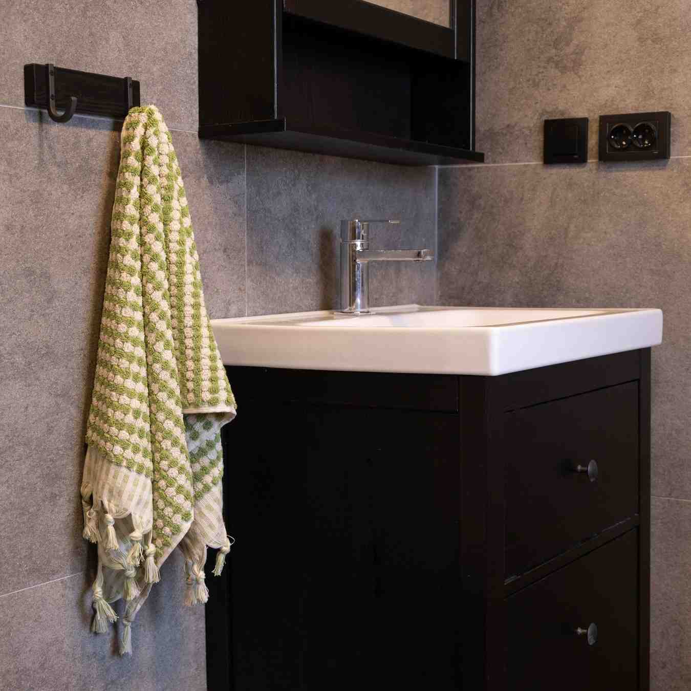 Pom Pom Hand Towel - Image 15