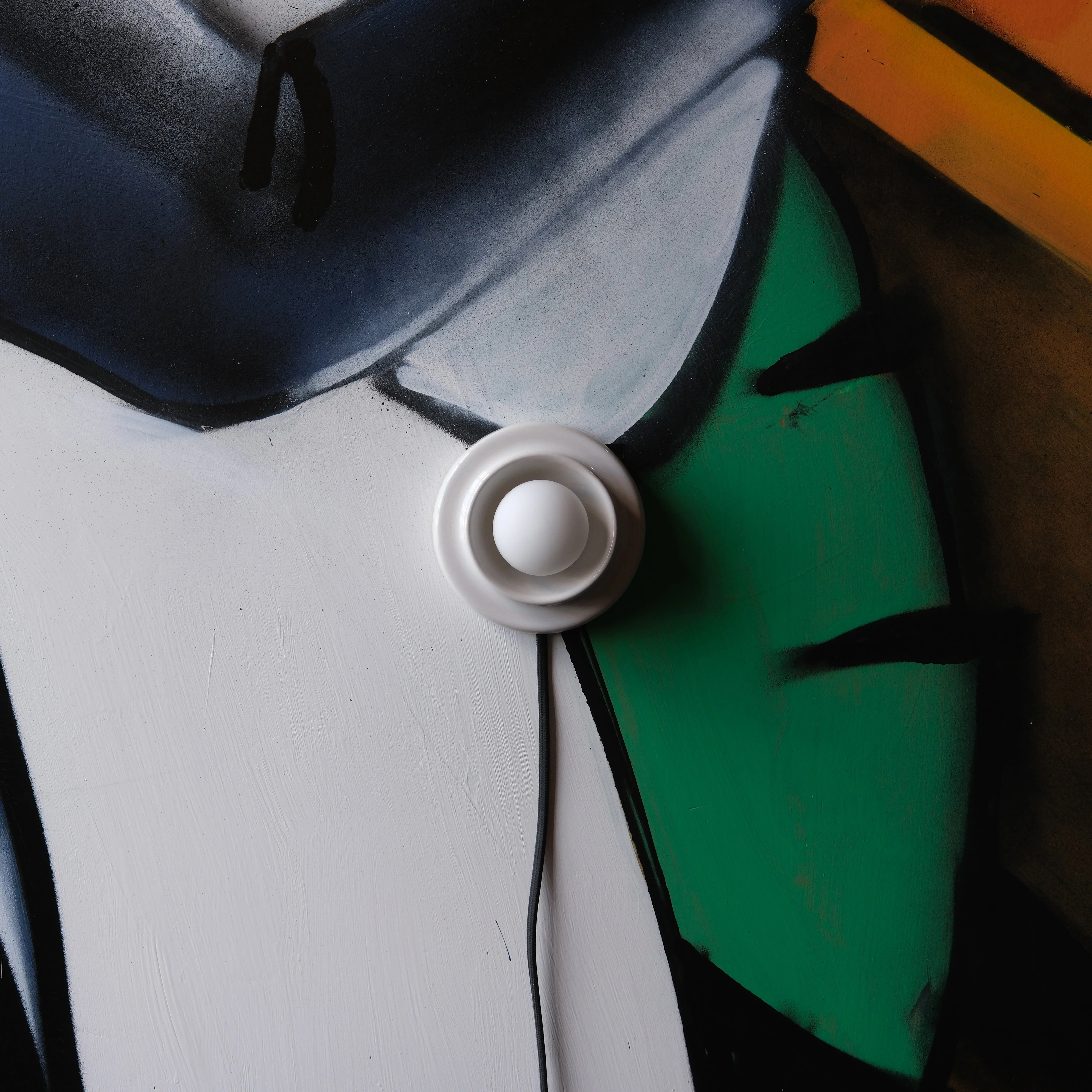 Q Sconce - Image 12