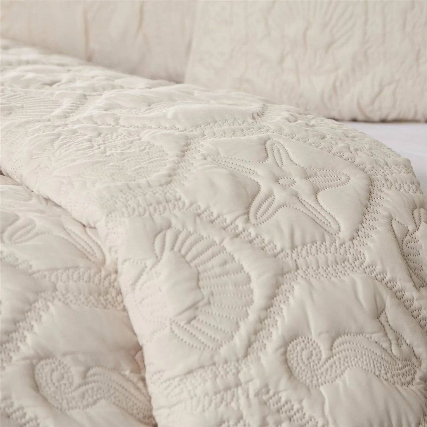 Queen Coastal Beach Starfish Seashells Seahorse Sand Tan 3-Piece Quilt Set - Image 2