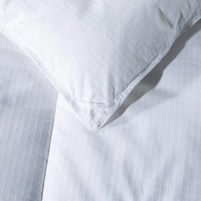 Queen Size All Seasons Soft White Polyester Down Alternative Comforter - Image 4