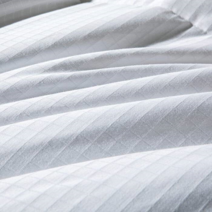 Queen Size All Seasons Soft White Polyester Down Alternative Comforter - Image 5