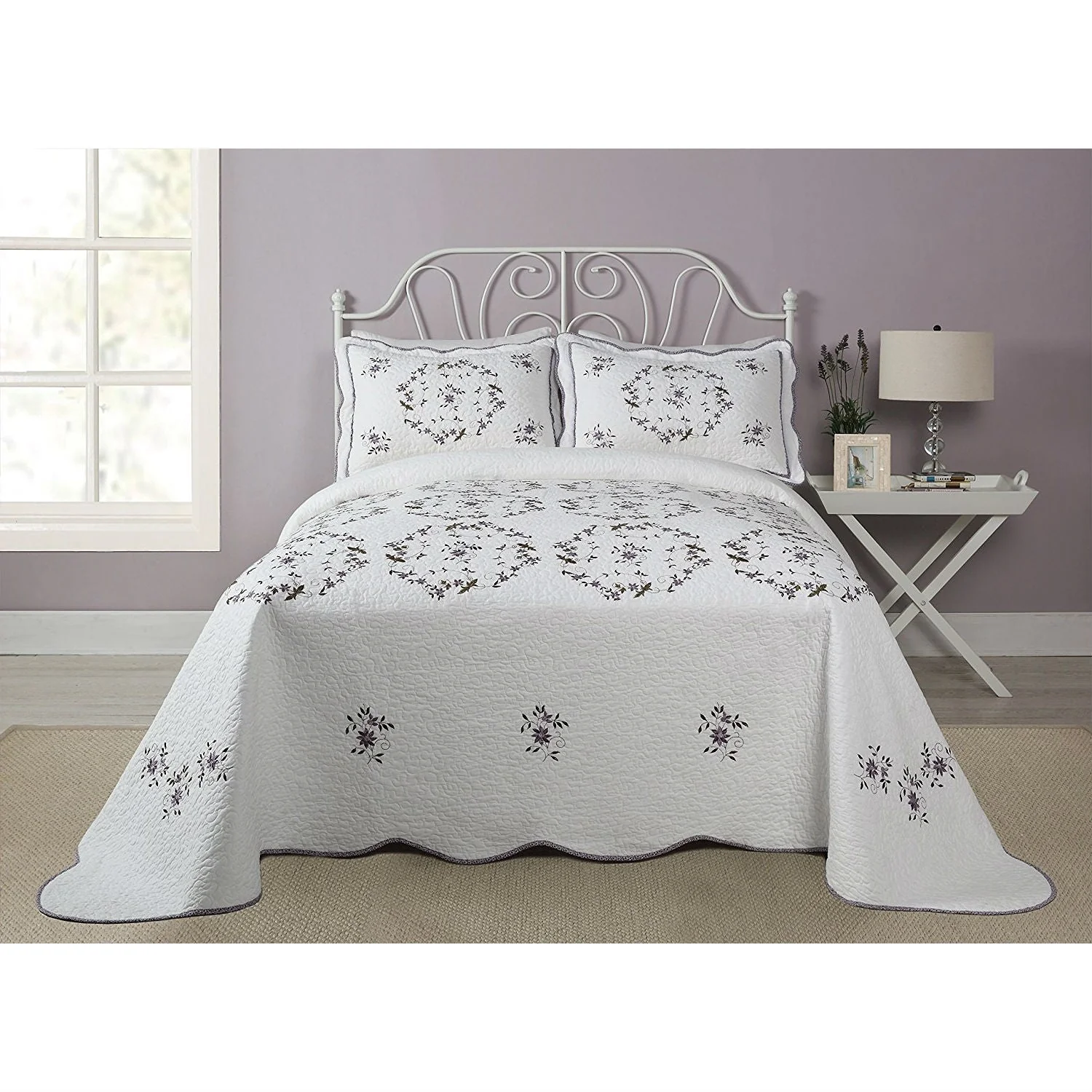 Queen size Cotton Bedspread with Scalloped Edges and Floral Print Embroidery in White - Image 2