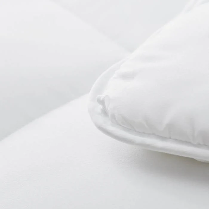 Queen Size Cozy All Seasons Plush White Polyester Down Alternative Comforter - Image 3
