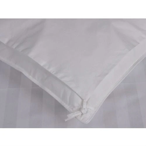 Queen size Hypoallergenic Down Alternative Comforter in White - Image 2
