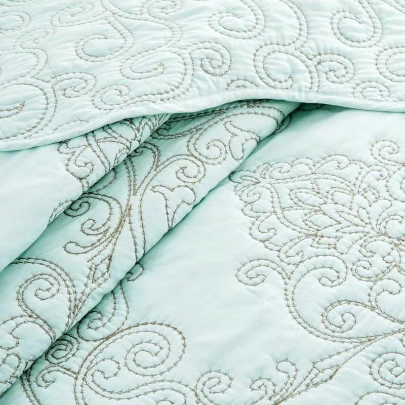 Queen size Light Blue Damask Embroidered 4 Piece Oversized Bedspread Set - Image 5