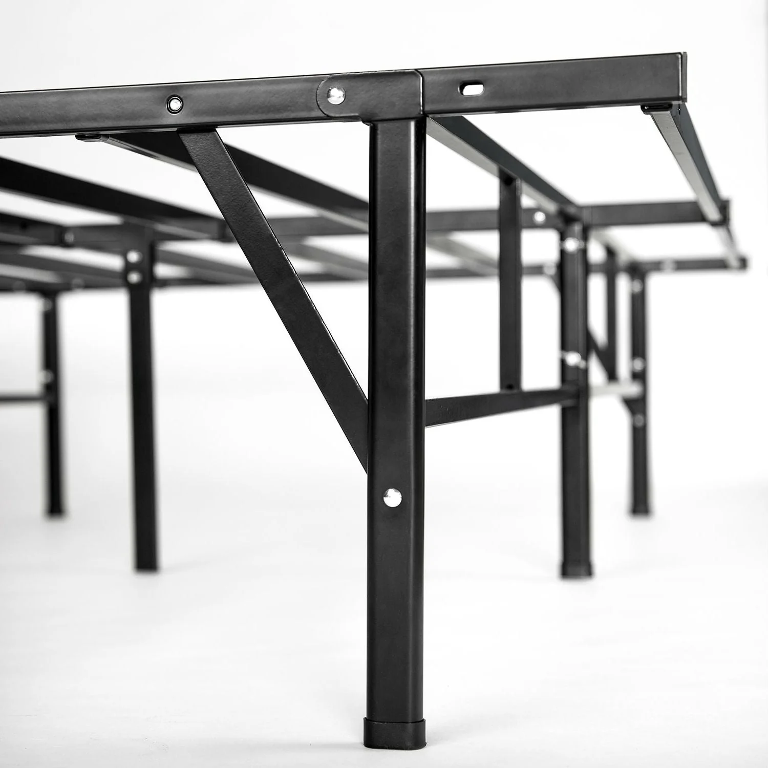 Queen size Sturdy Black Metal Platform Bed Frame - Image 3