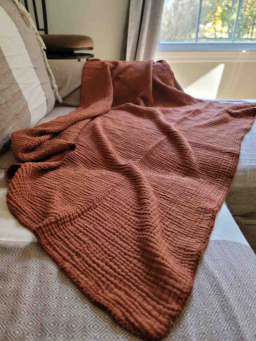 Quilted 4 Layers Muslin Blanket - Image 4