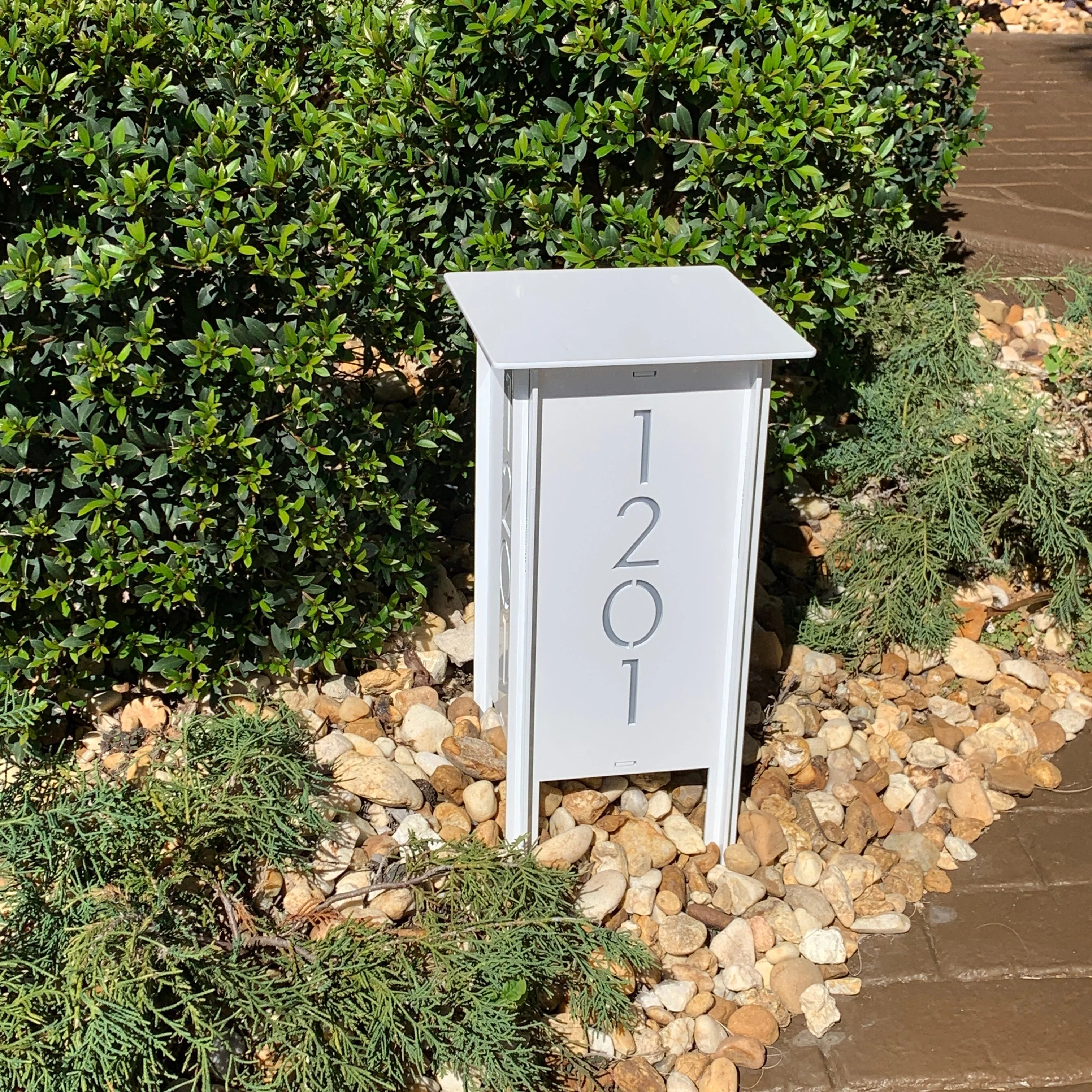 RadiantLight 14" tall ADDRESS MARKER Landscape Light - Garden Light - Image 2