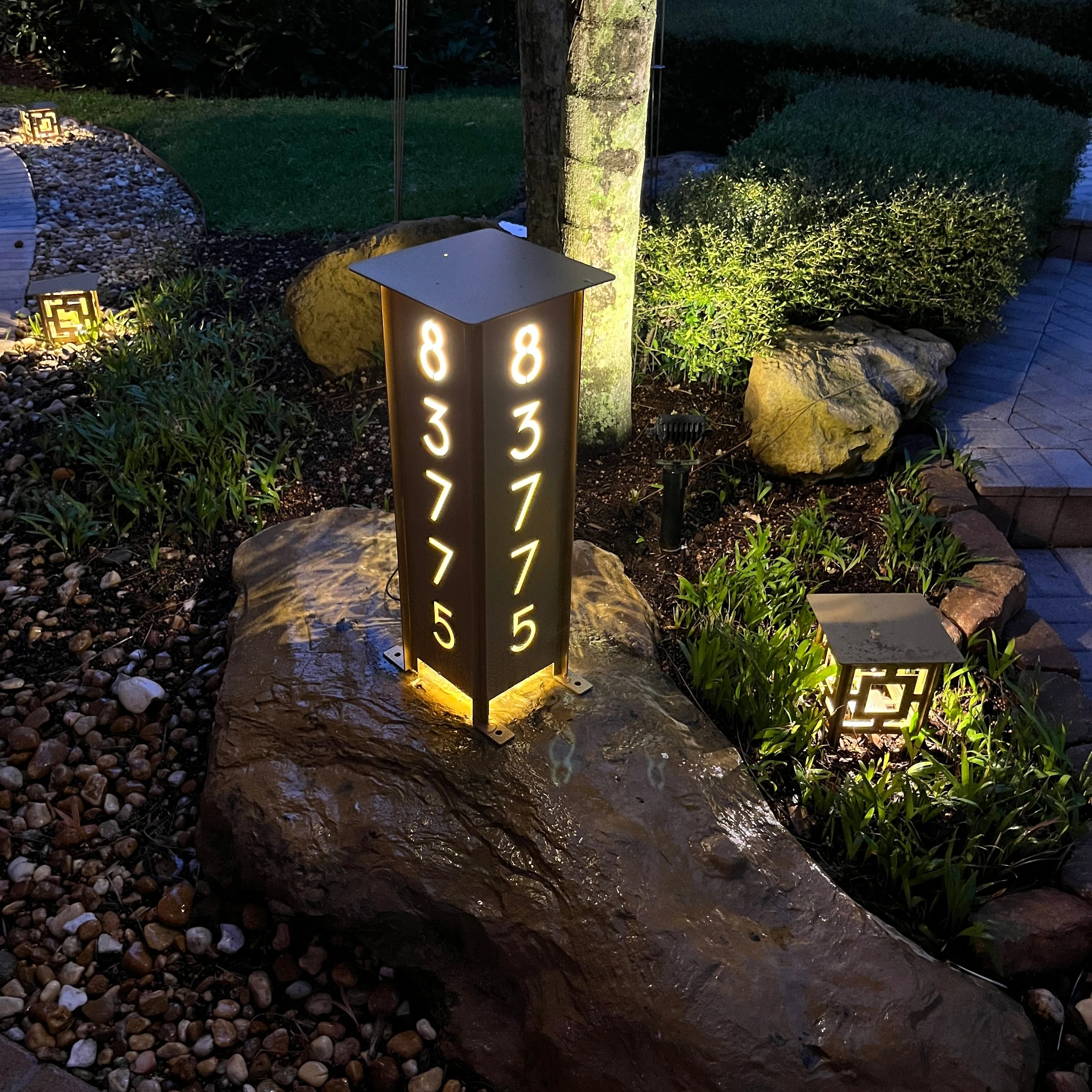 RadiantLight 27" tall ADDRESS MARKER Landscape Light - Garden Light - Image 12