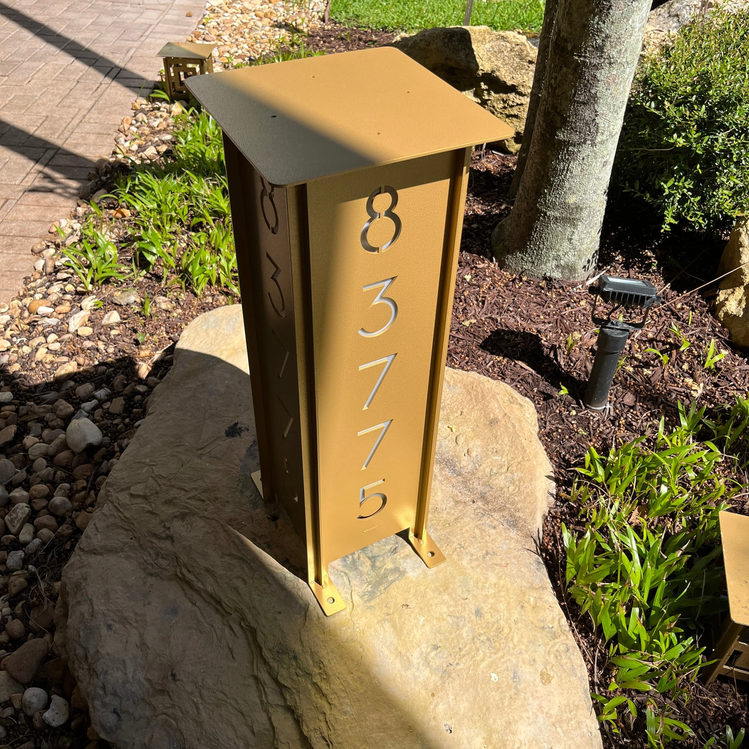 RadiantLight 27" tall ADDRESS MARKER Landscape Light - Garden Light - Image 14