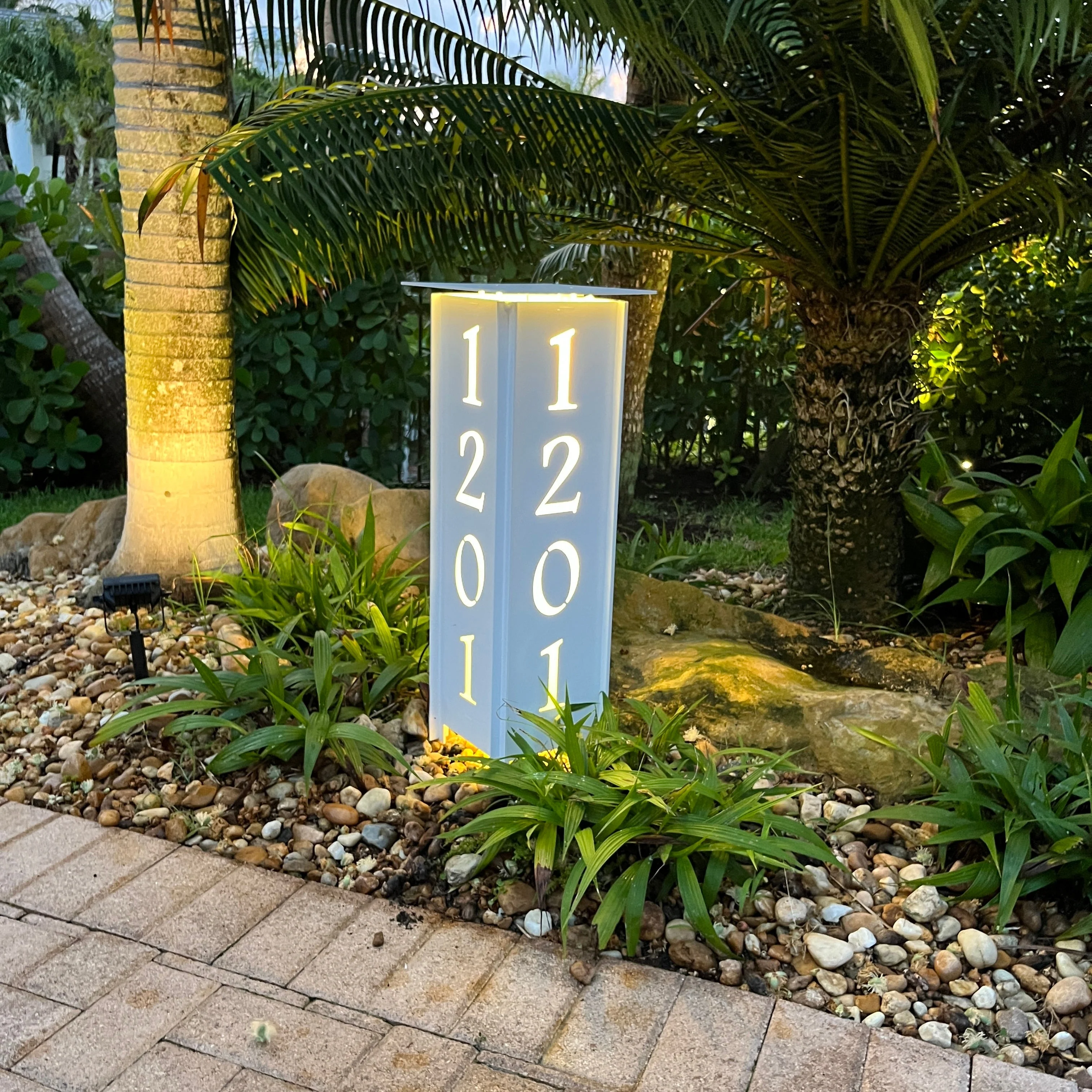 RadiantLight 27" tall ADDRESS MARKER Landscape Light - Garden Light - Image 2