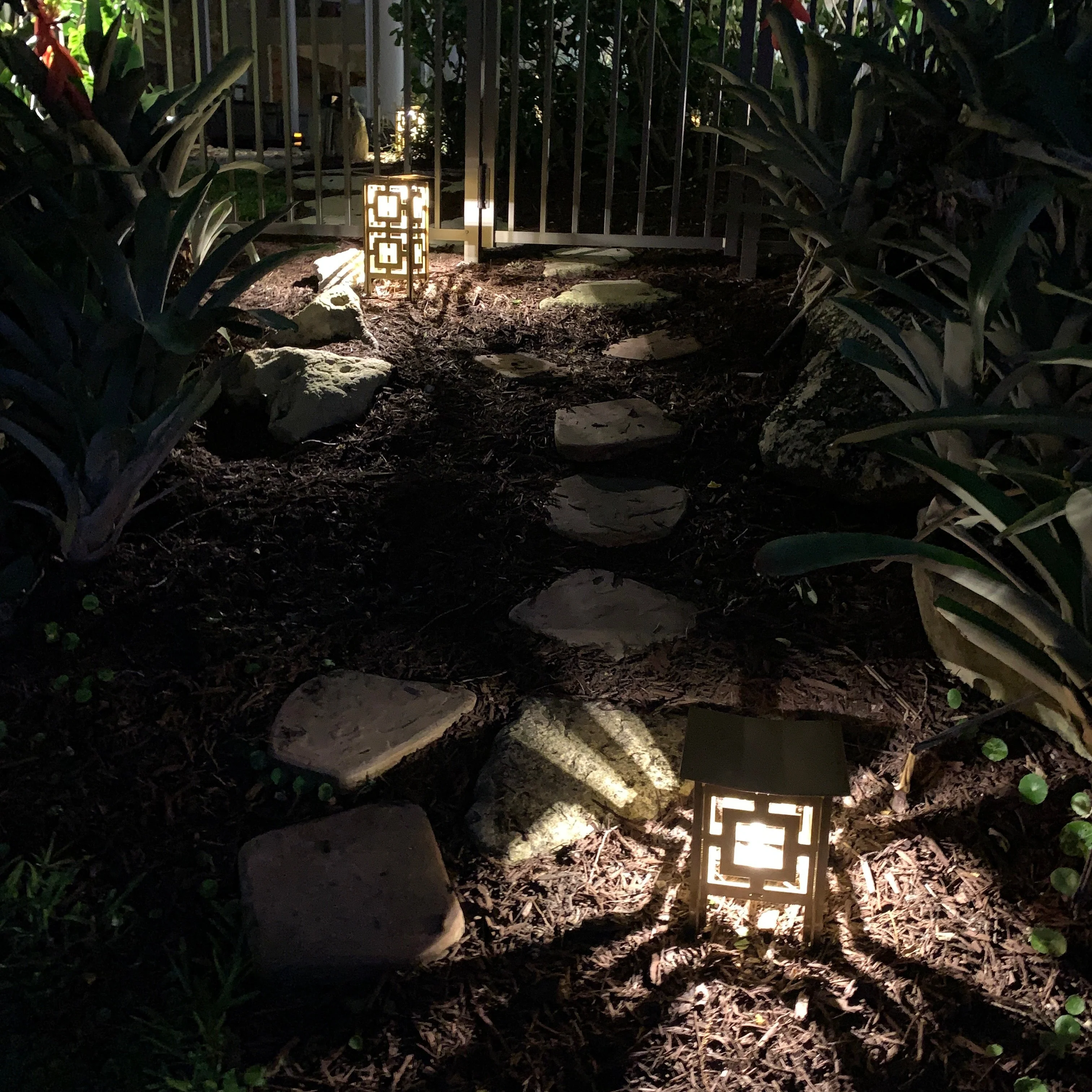 RadiantLight Modern Landscape Light - Garden Light - Image 7