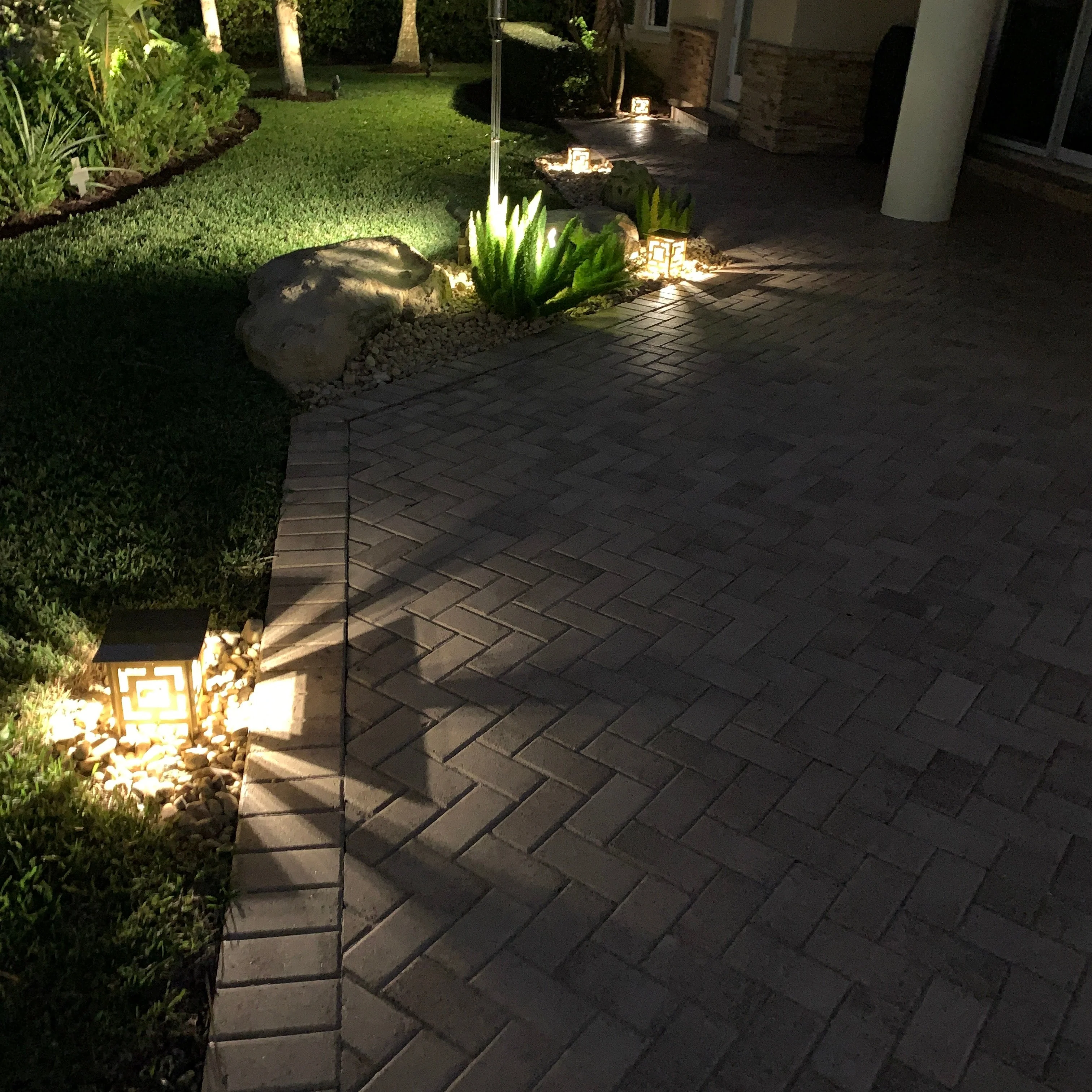 RadiantLight Modern Landscape Light - Garden Light - Image 8