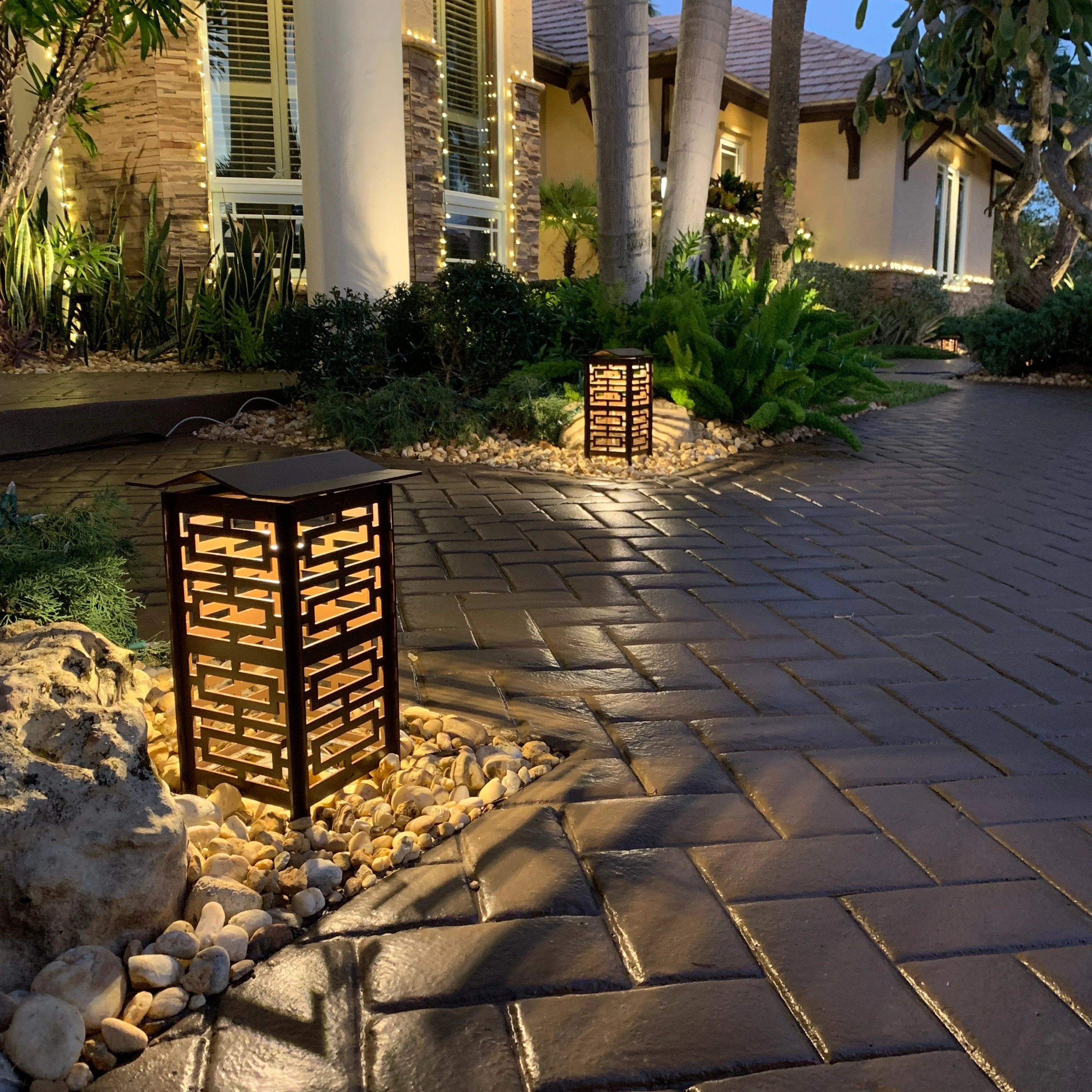 RadiantLight Polynesian Landscape Light - Garden Light - Image 11