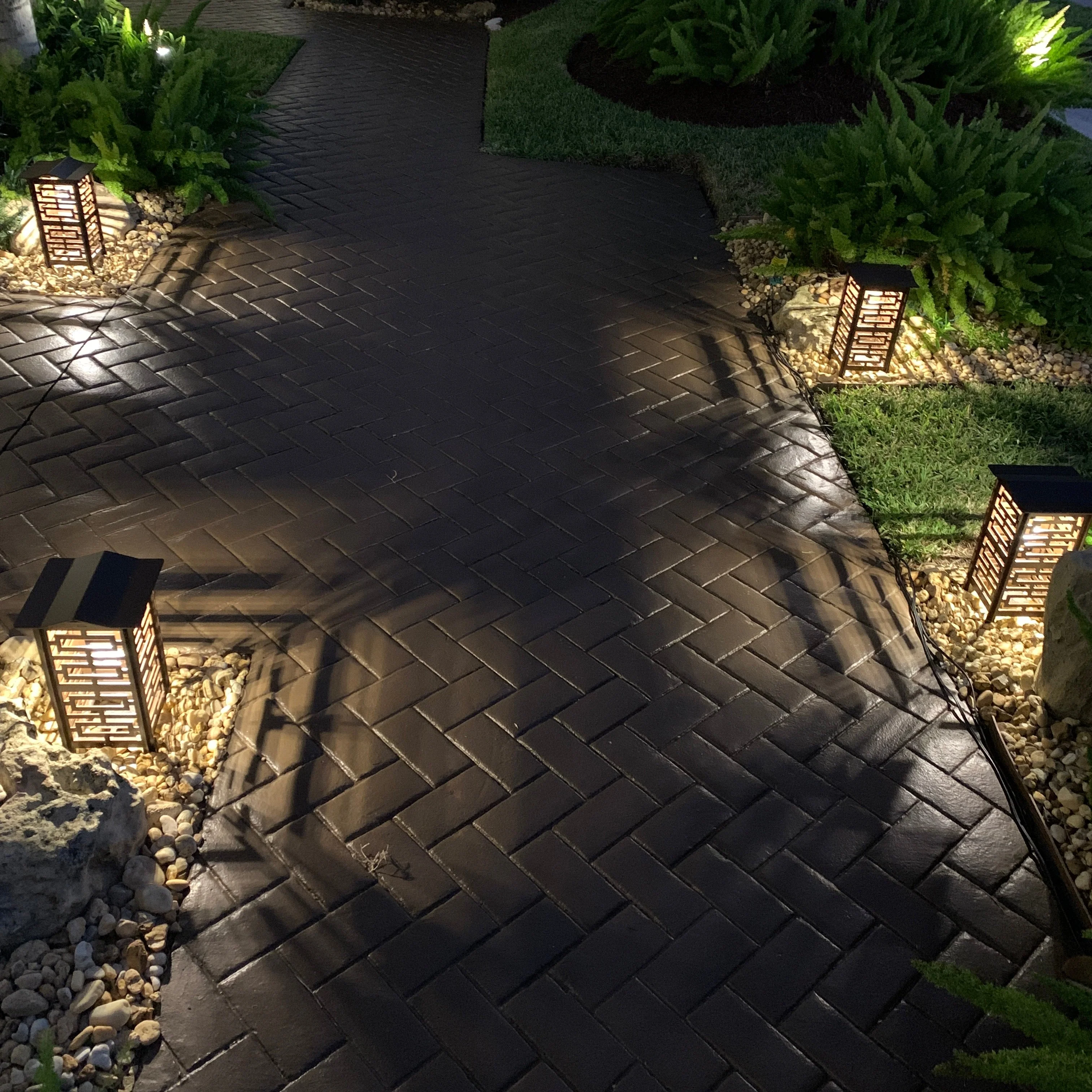 RadiantLight Polynesian Landscape Light - Garden Light - Image 12