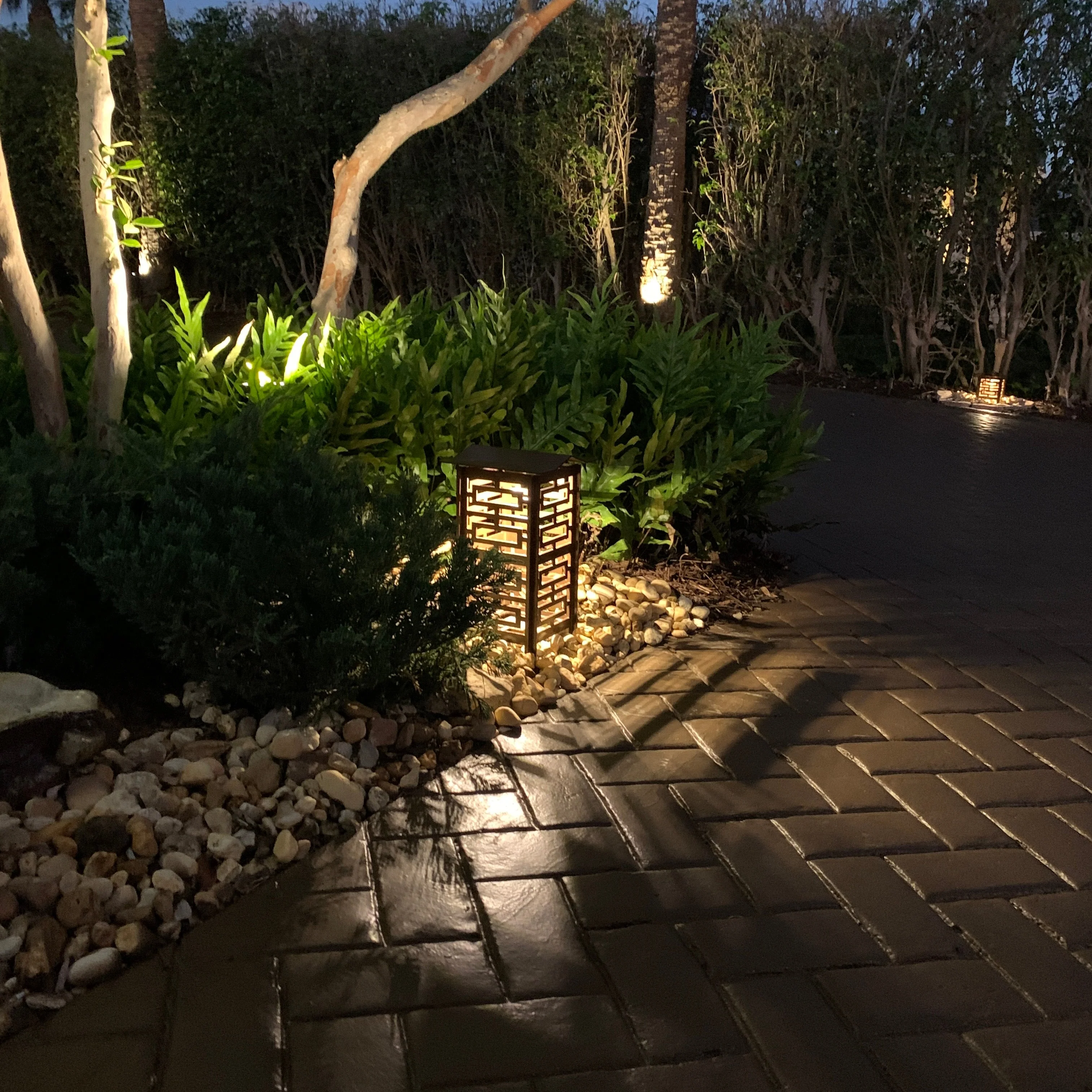 RadiantLight Polynesian Landscape Light - Garden Light - Image 15