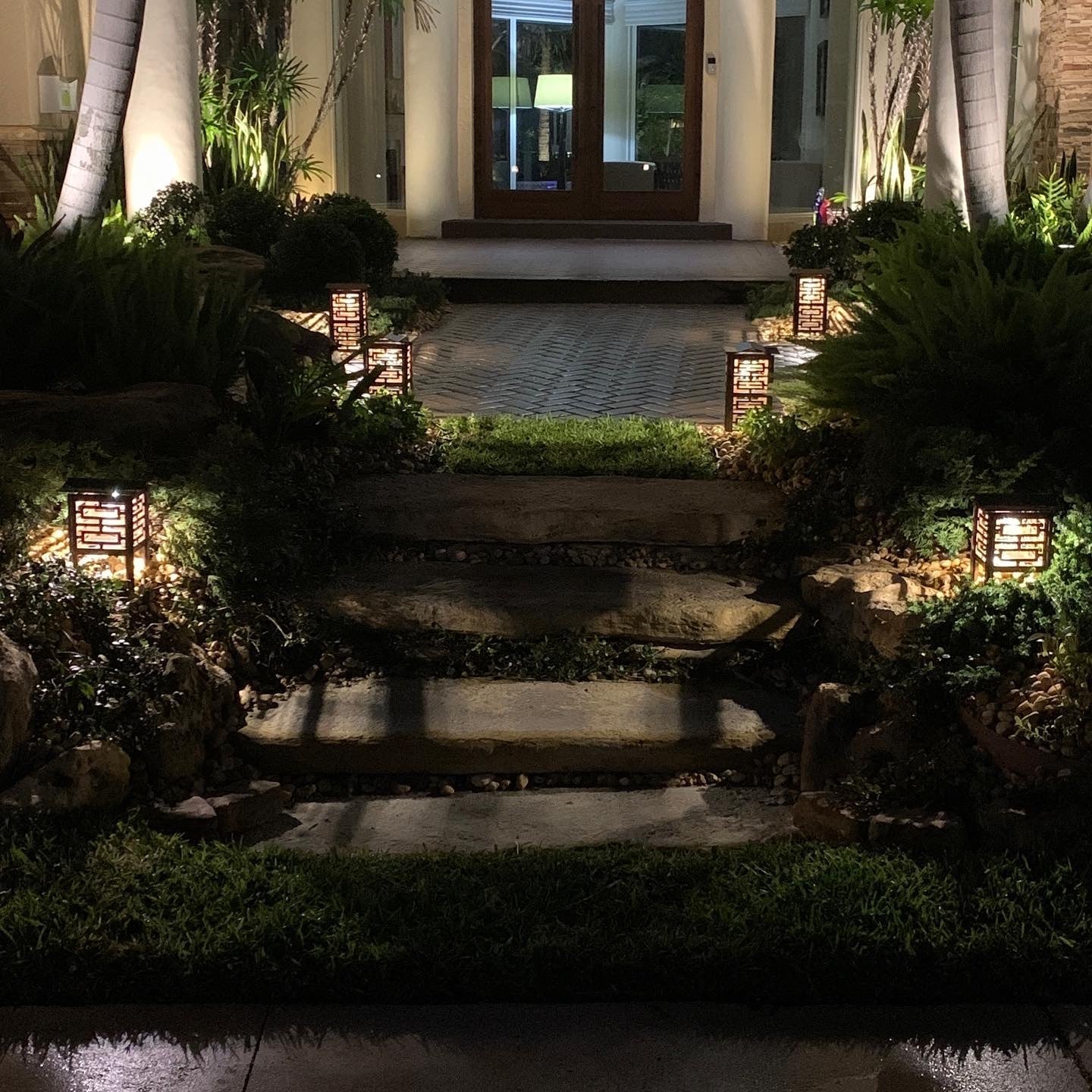 RadiantLight Polynesian Landscape Light - Garden Light - Image 4