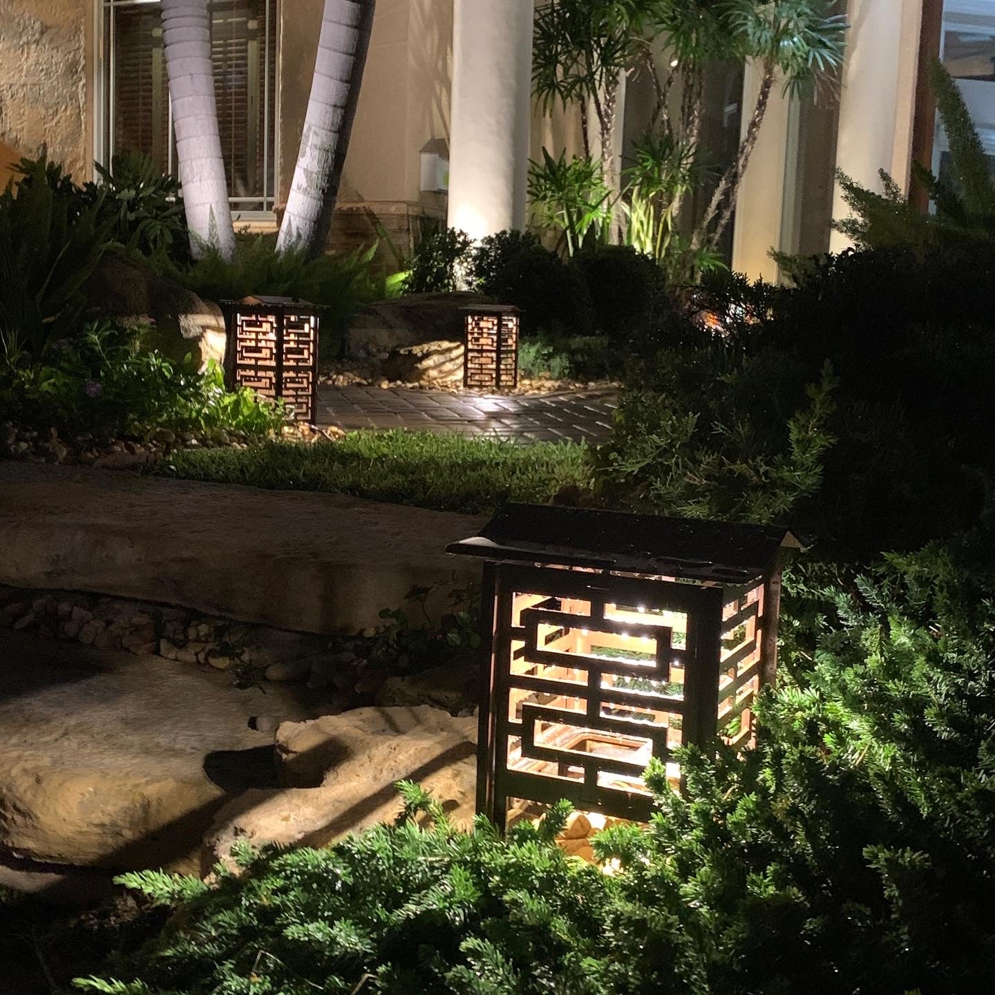 RadiantLight Polynesian Landscape Light - Garden Light - Image 5