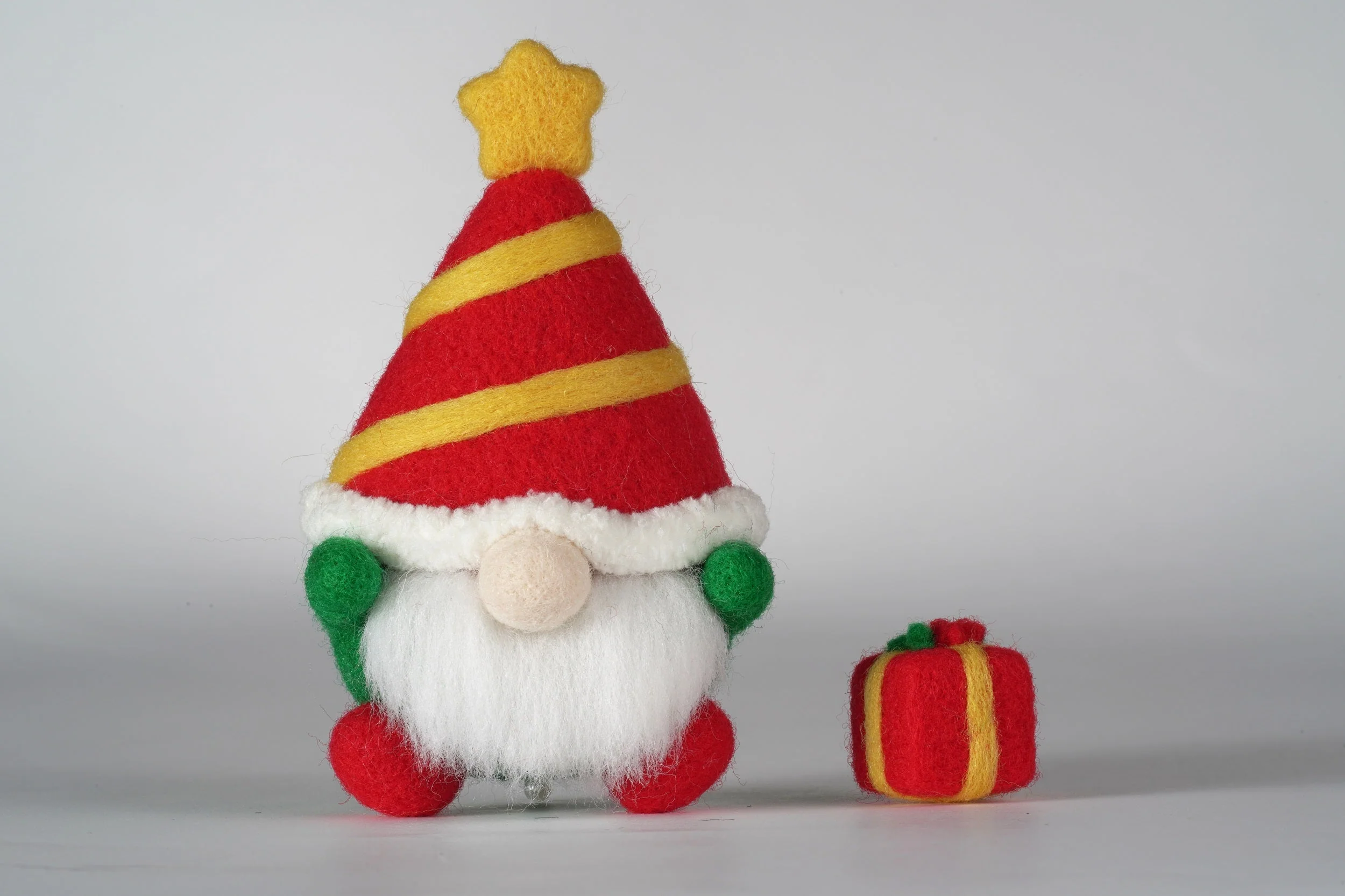Red Christmas Gnome Needle Felting Kit. Wizardi DIY Wool Craft Kit F07N8-491 - Image 2