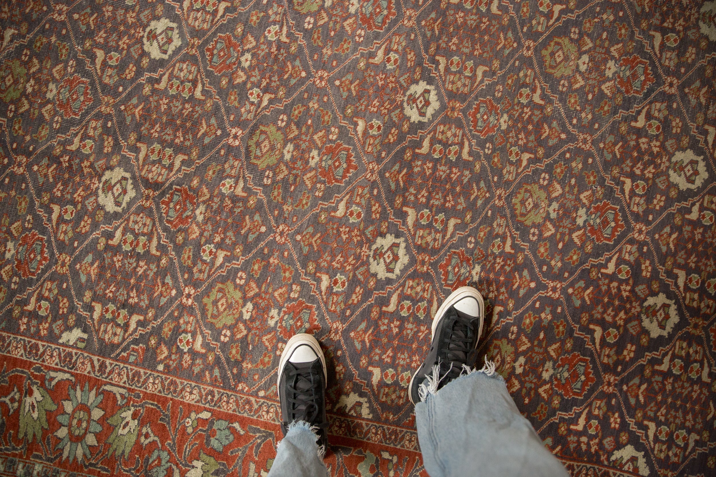 10.5x13.5 Vintage Distressed Mahal Carpet - Image 2
