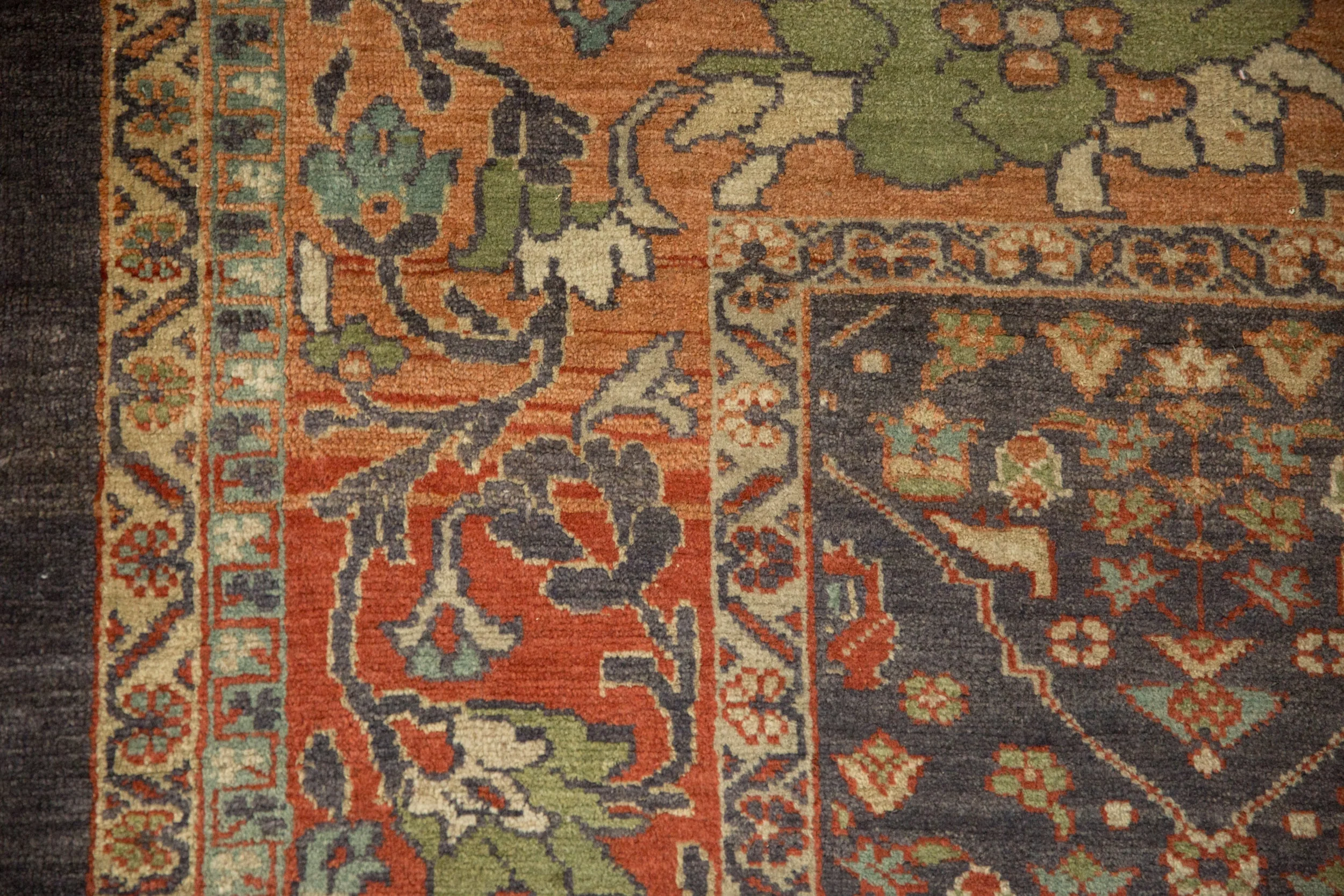 10.5x13.5 Vintage Distressed Mahal Carpet - Image 3