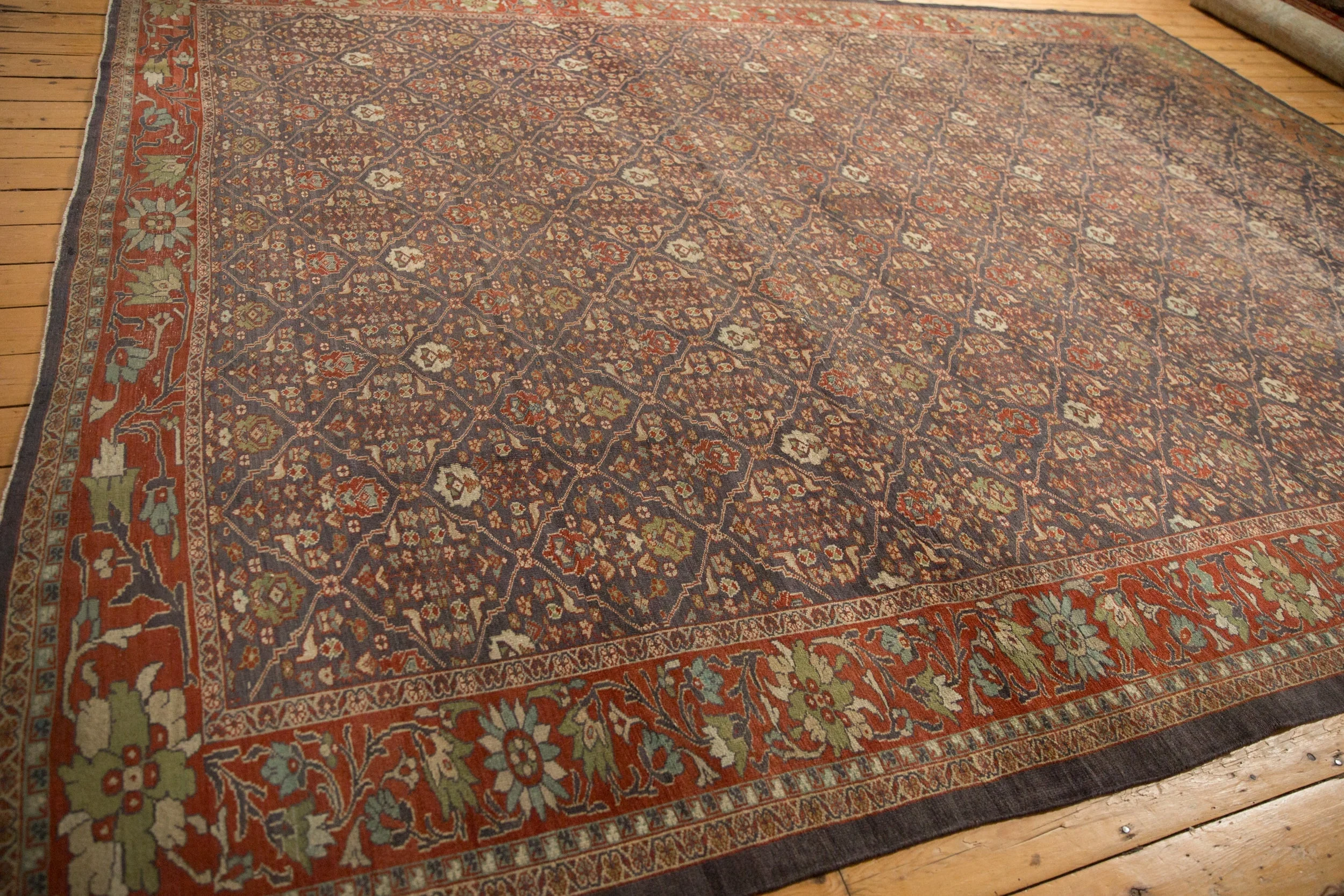 10.5x13.5 Vintage Distressed Mahal Carpet - Image 9