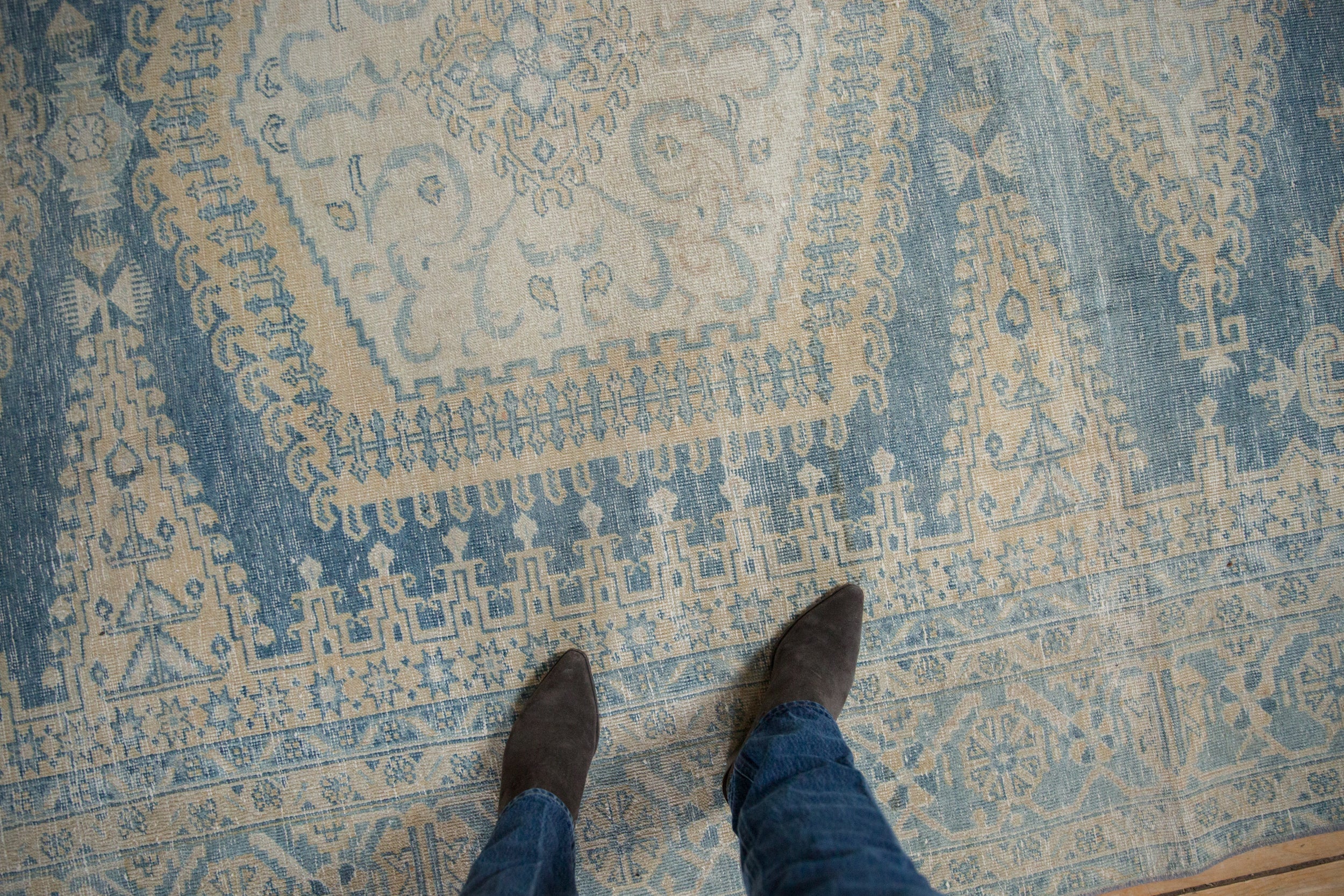 7x10 Vintage Distressed Veece Carpet - Image 2
