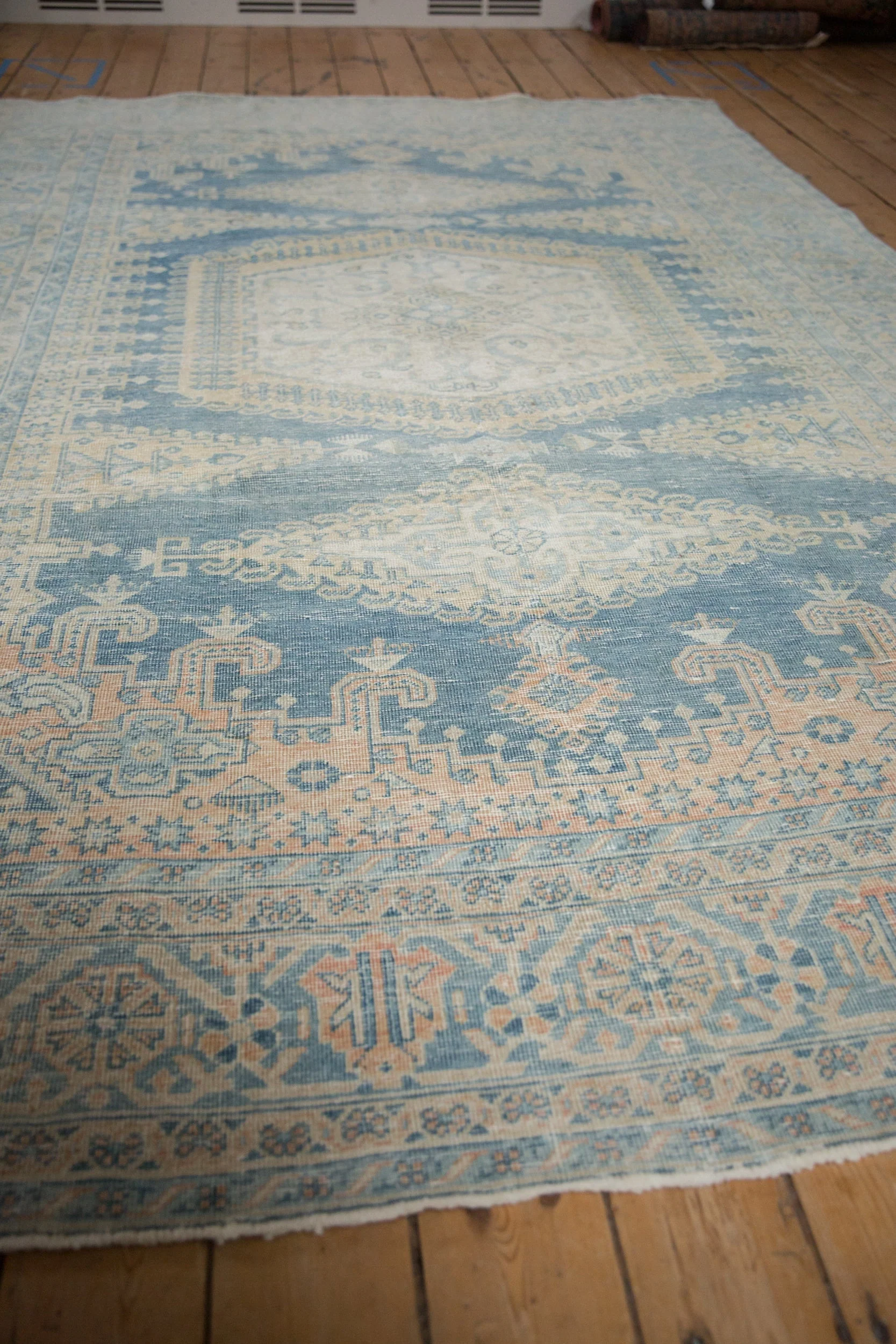 7x10 Vintage Distressed Veece Carpet - Image 5